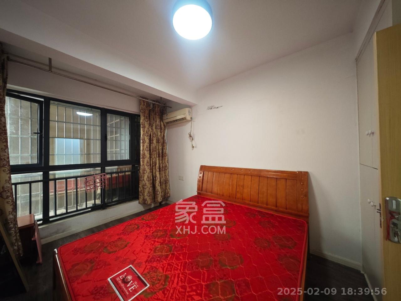 悦湖山 4室2厅2卫 2100.0元/月 悦湖山 4室2厅2卫 2100.0元/月室内图