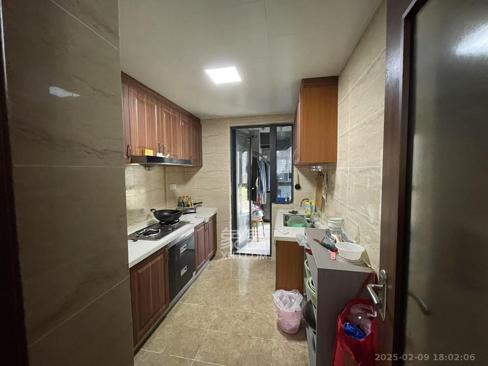 万润滨江天著  4室2厅2卫    2700.0元/月 万润滨江天著  4室2厅2卫    2700.0元/月室内图