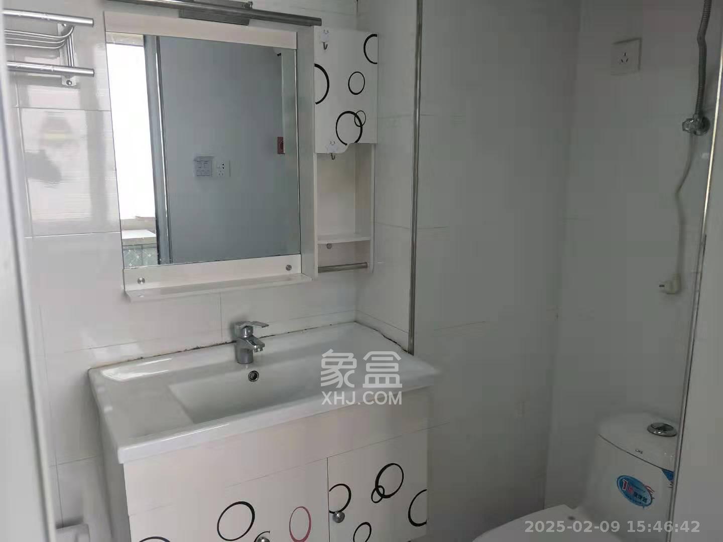万科魅力之城  1室2厅1卫   1500.00元/月室内图