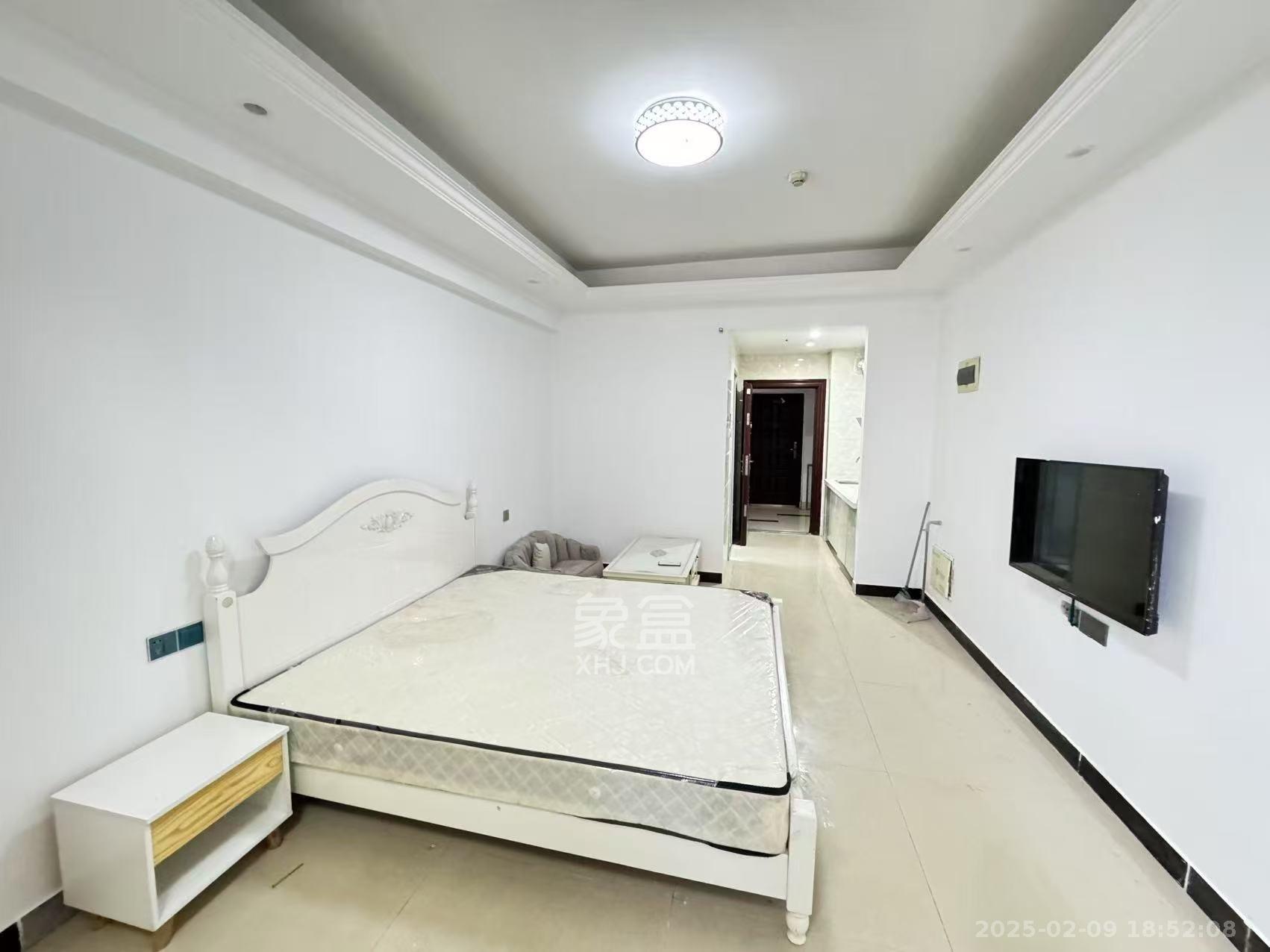 阳光锦城  1室1厅1卫    1700.0元/月 阳光锦城  1室1厅1卫    1700.0元/月室内图