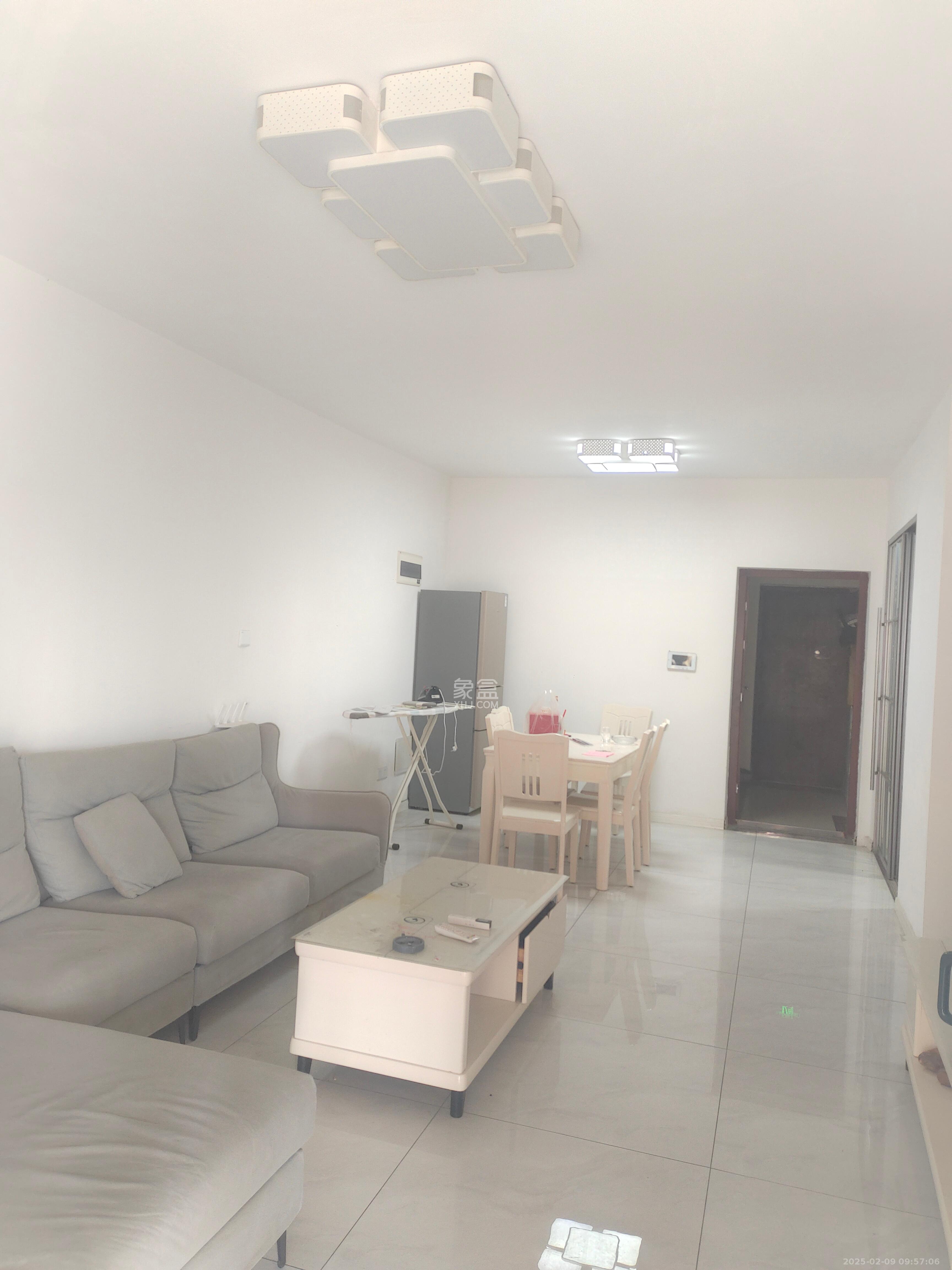 东业上城嘉苑(晟悦国际) 3室2厅1卫 2300.0元/月 东业上城嘉苑(晟悦国际) 3室2厅1卫 2300.0元/月室内图