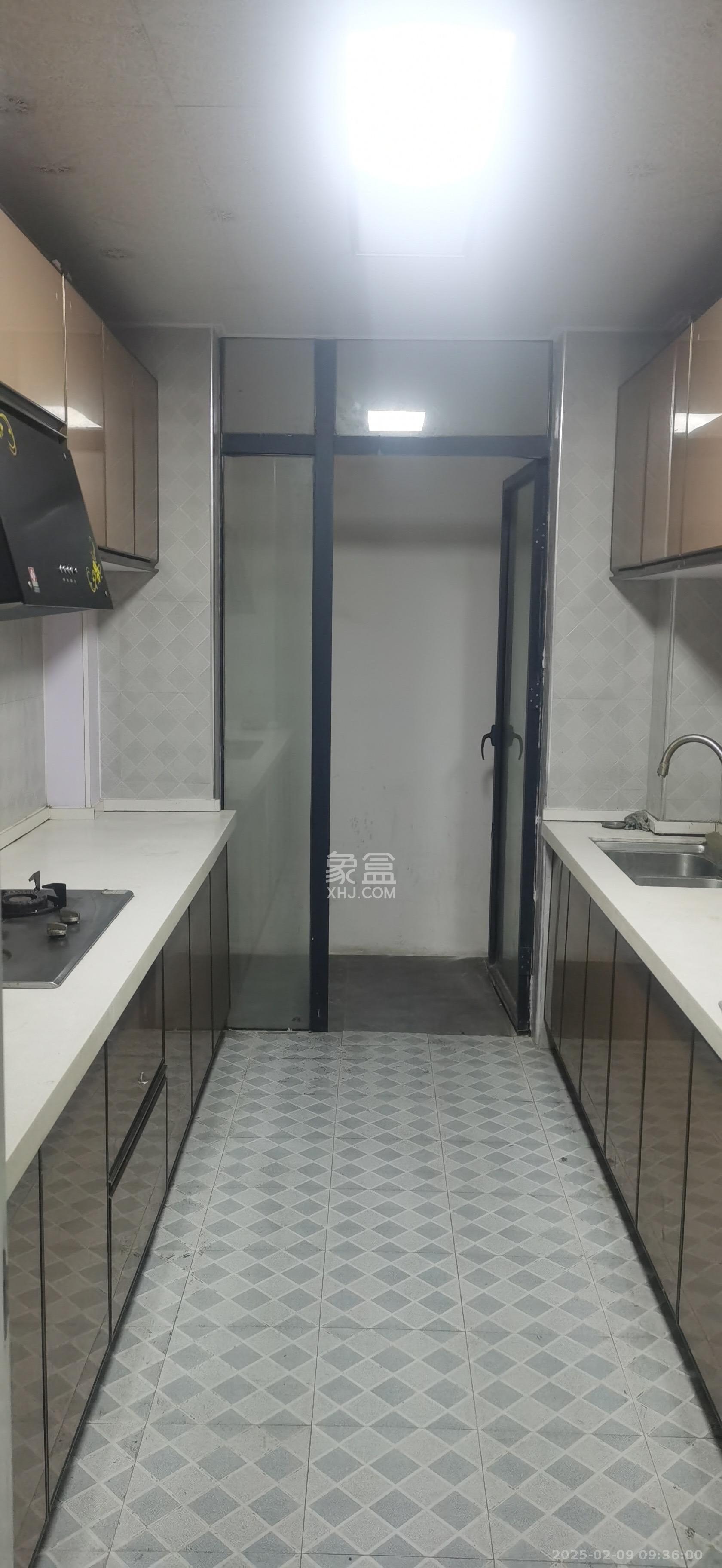 湘江世纪城贯江苑  3室2厅2卫    2200.0元/月 湘江世纪城贯江苑  3室2厅2卫    2200.0元/月室内图