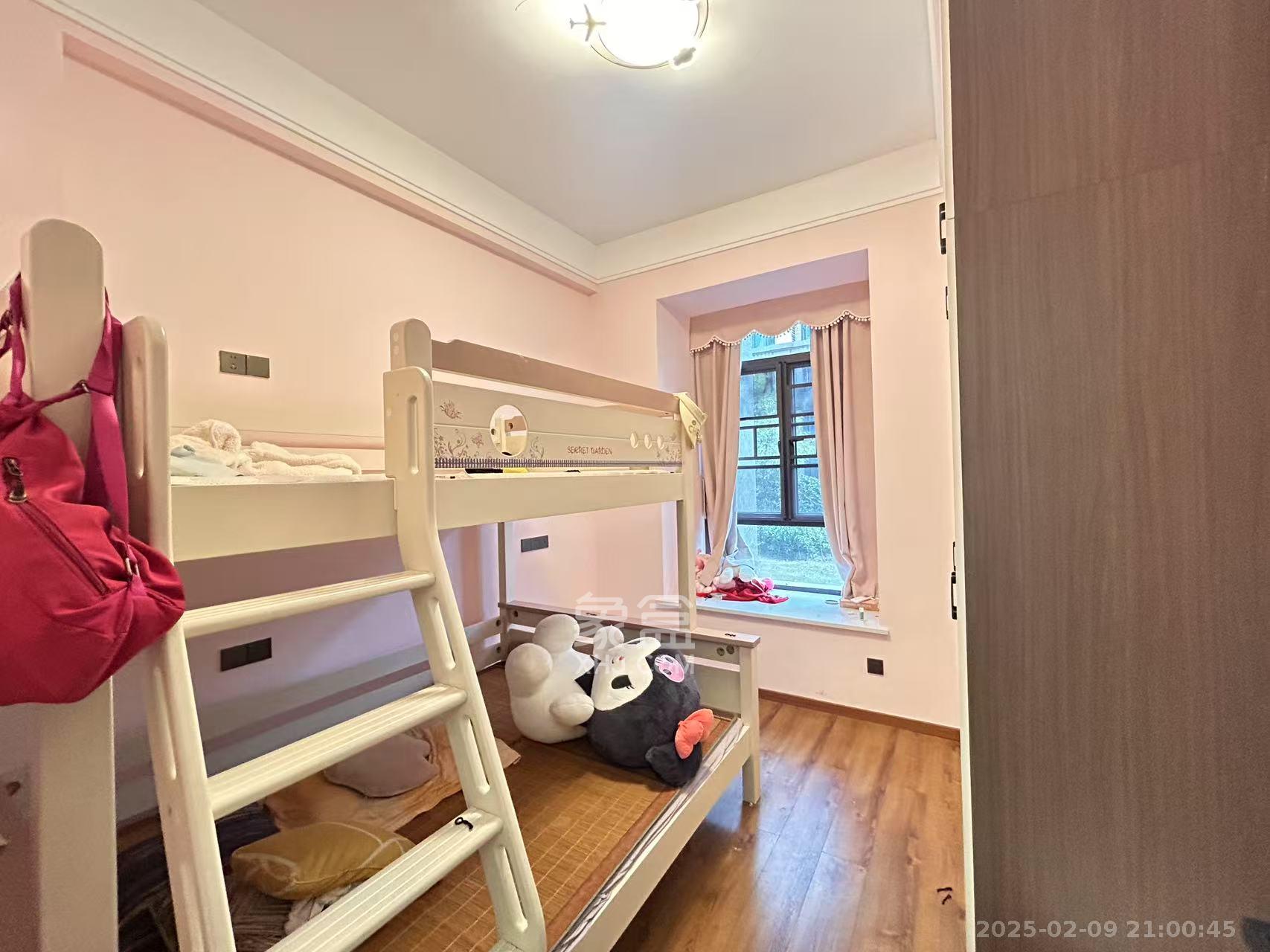 江山帝景雅墅(普罗旺斯) 4室2厅3卫 7000.0元/月 江山帝景雅墅(普罗旺斯) 4室2厅3卫 7000.0元/月室内图