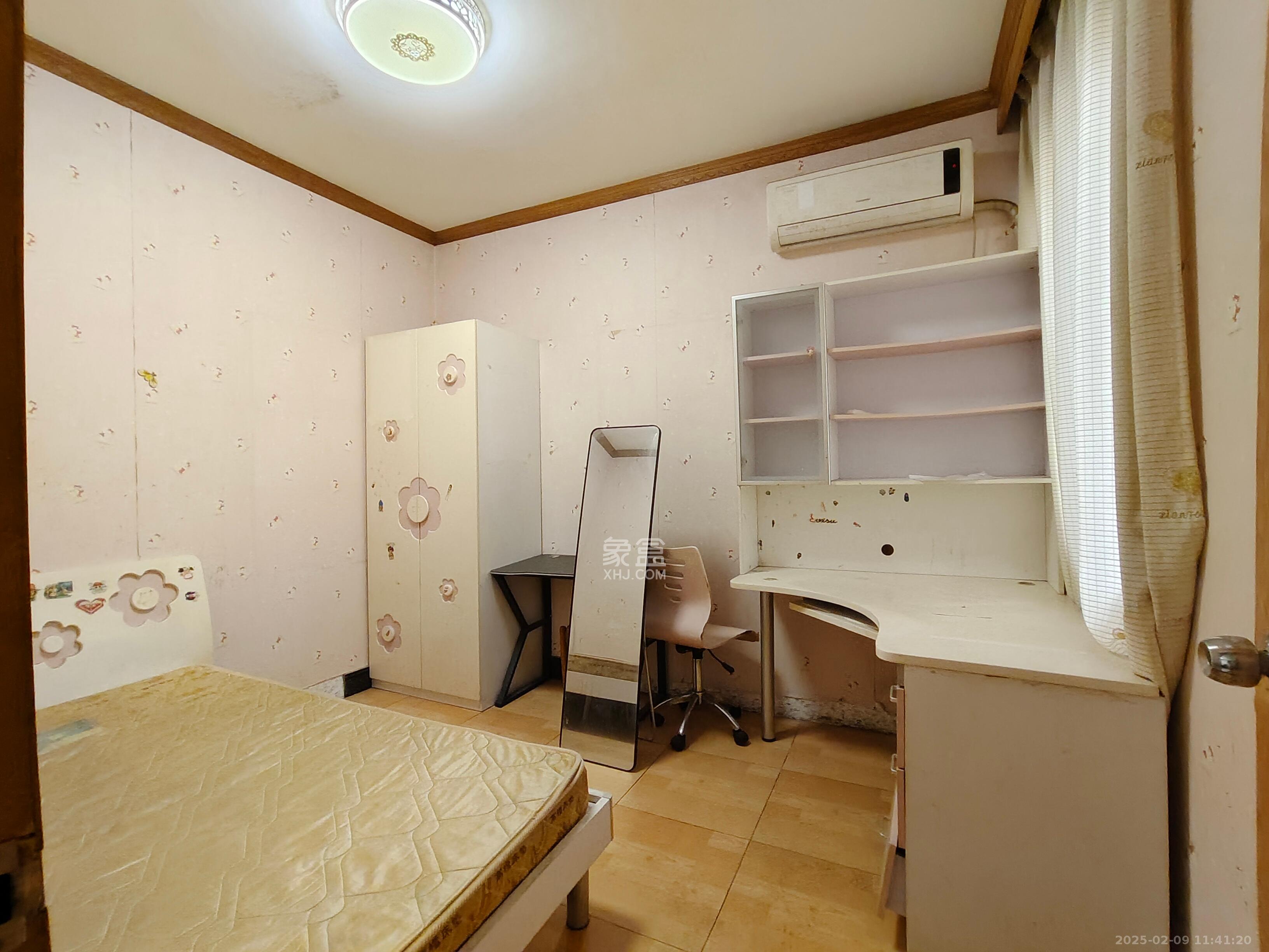 新桥小区  3室2厅1卫   1700.00元/月室内图