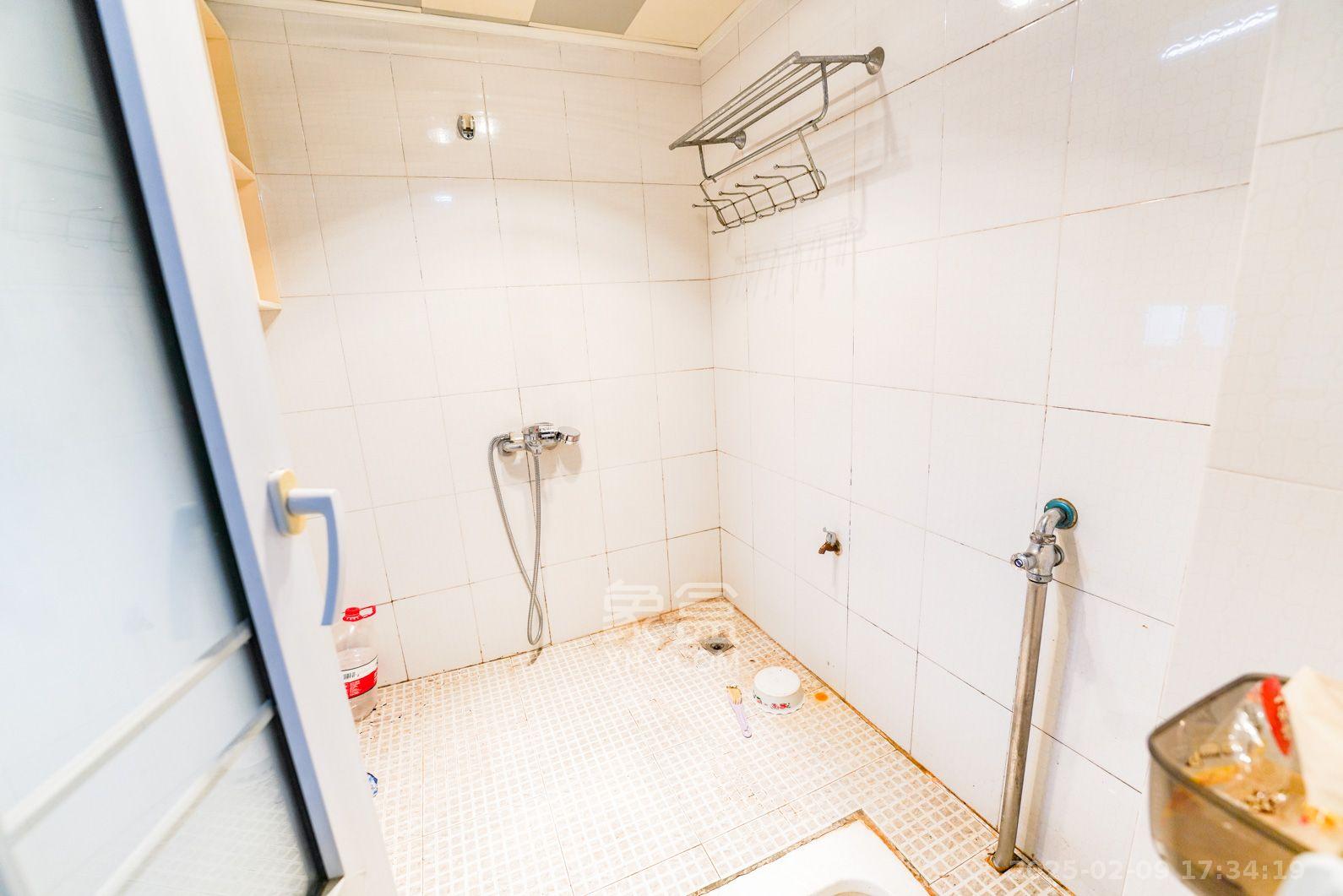 生活艺术城 3室1厅1卫 1800.0元/月 生活艺术城 3室1厅1卫 1800.0元/月室内图