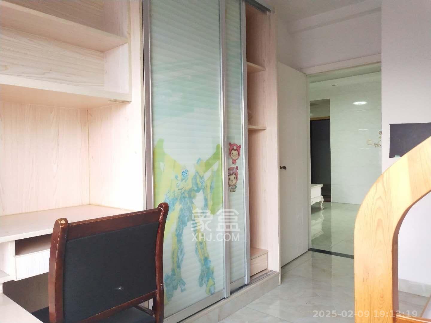 地华梅溪湖畔  2室1厅1卫    2200.0元/月室内图