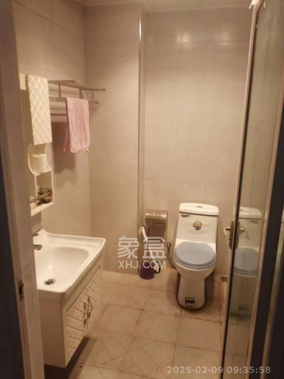 湘江世纪城贯江苑  3室2厅2卫   2200.00元/月室内图