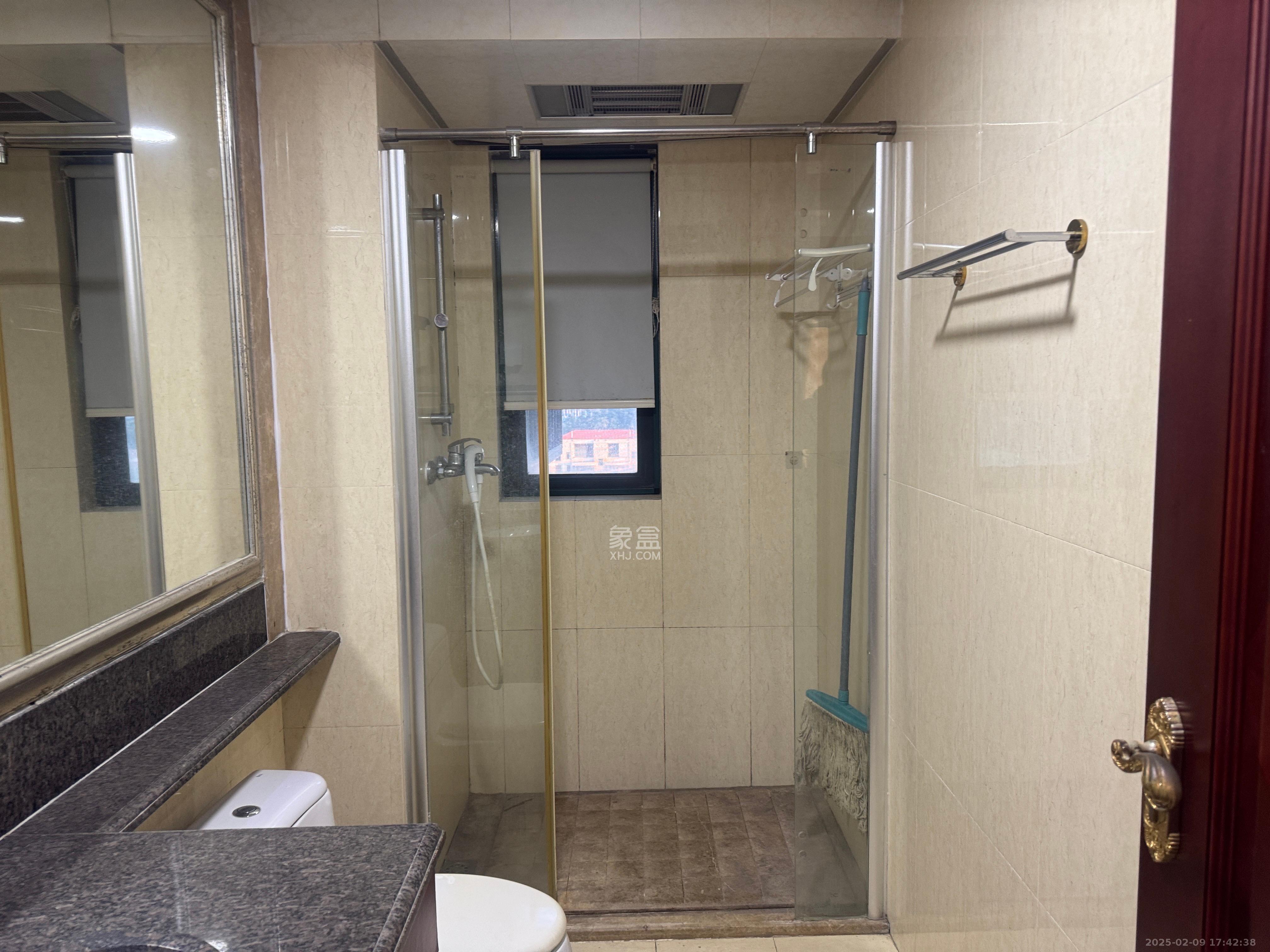 恒大雅苑 3室2厅2卫 2600.0元/月 恒大雅苑 3室2厅2卫 2600.0元/月室内图