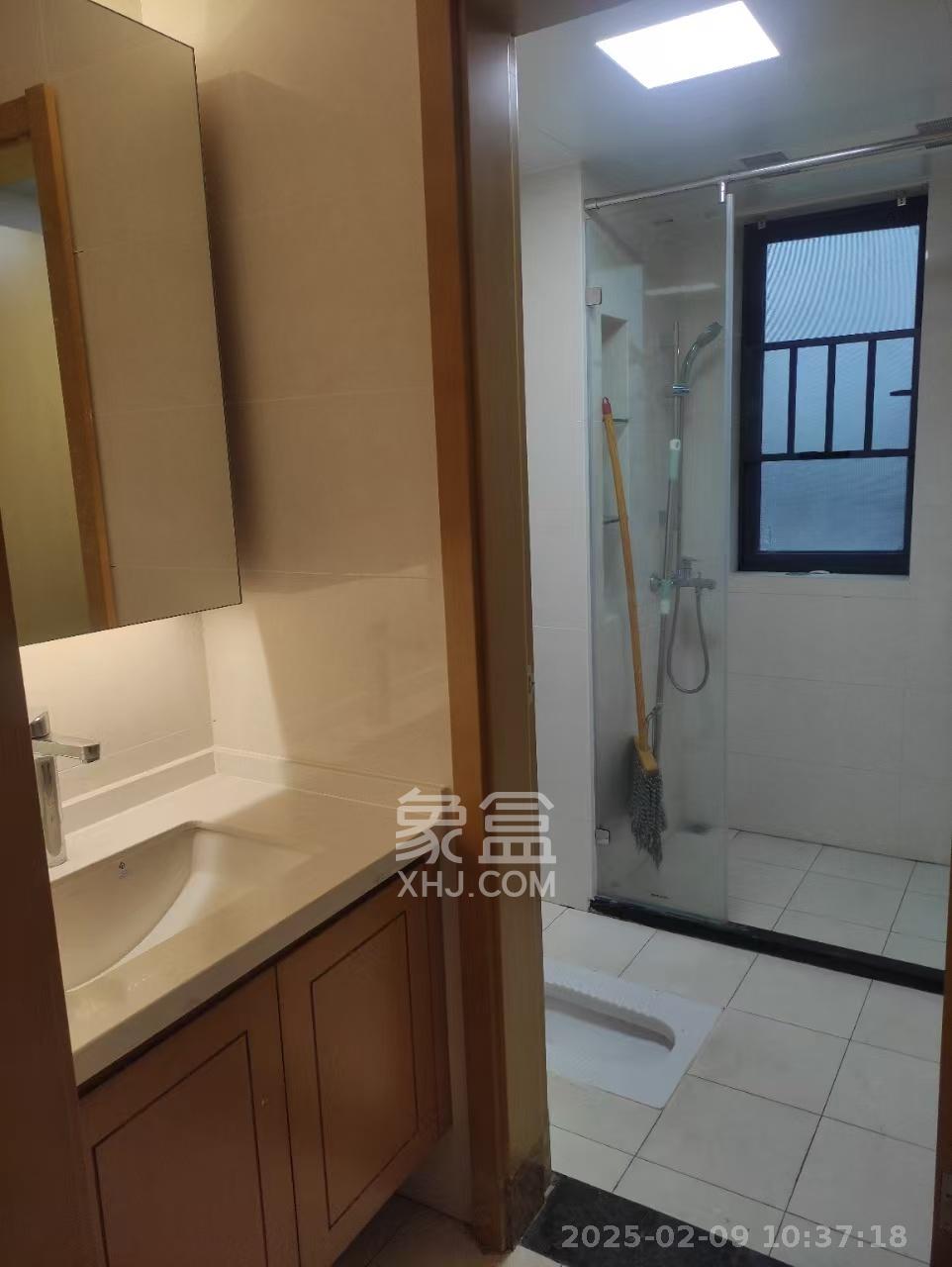 中建璟和城  4室2厅2卫   2700.00元/月室内图