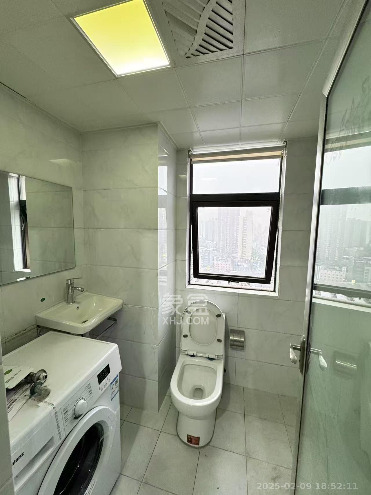 阳光锦城  1室1厅1卫    1700.0元/月 阳光锦城  1室1厅1卫    1700.0元/月室内图