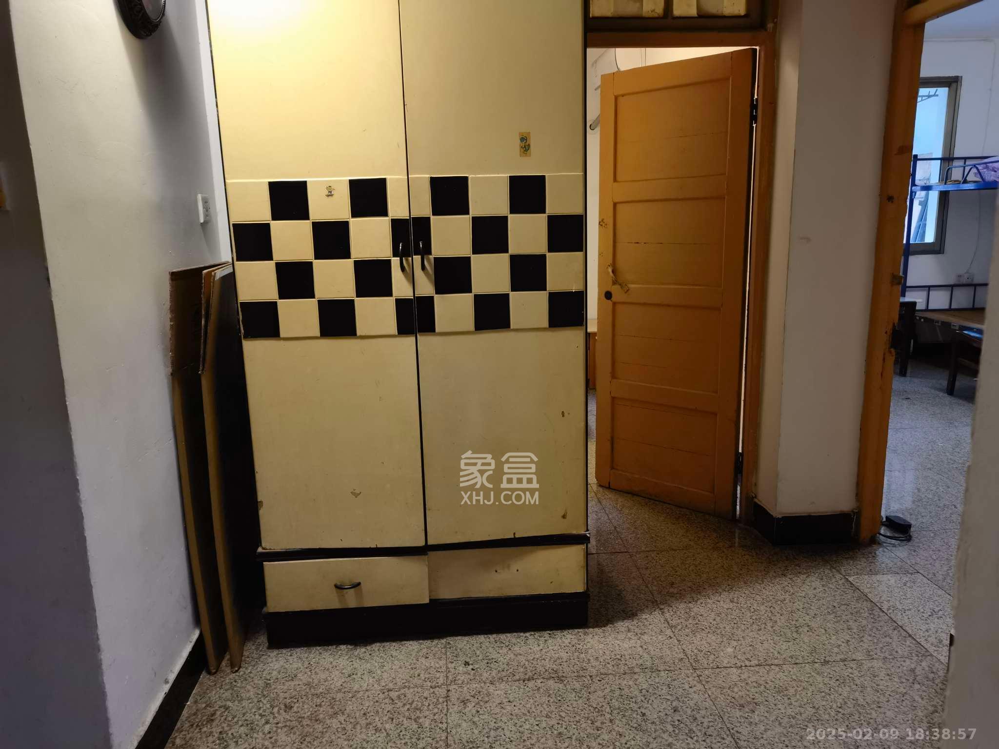 红旗区二片 1室1厅1卫 1800.0元/月 红旗区二片 1室1厅1卫 1800.0元/月室内图