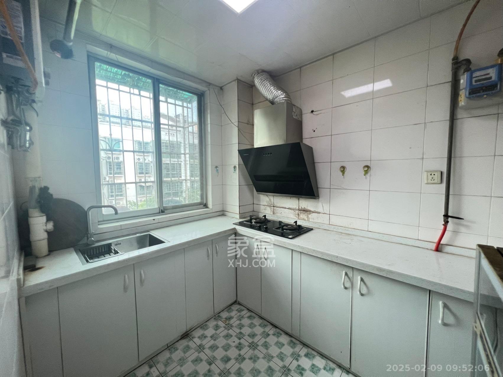 中南汽车世界 3室2厅1卫 1000.0元/月 中南汽车世界 3室2厅1卫 1000.0元/月室内图