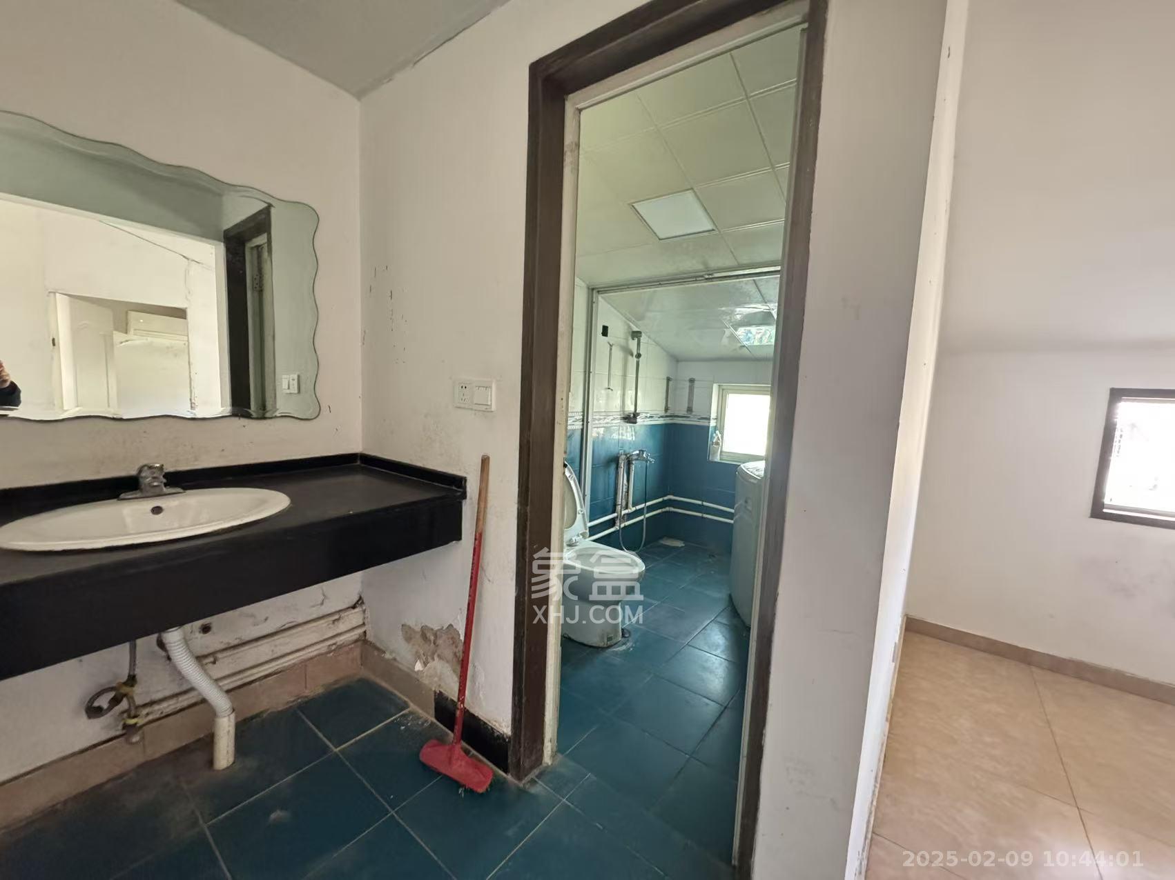 怡景民居 5室2厅1卫 3000.0元/月 怡景民居 5室2厅1卫 3000.0元/月室内图