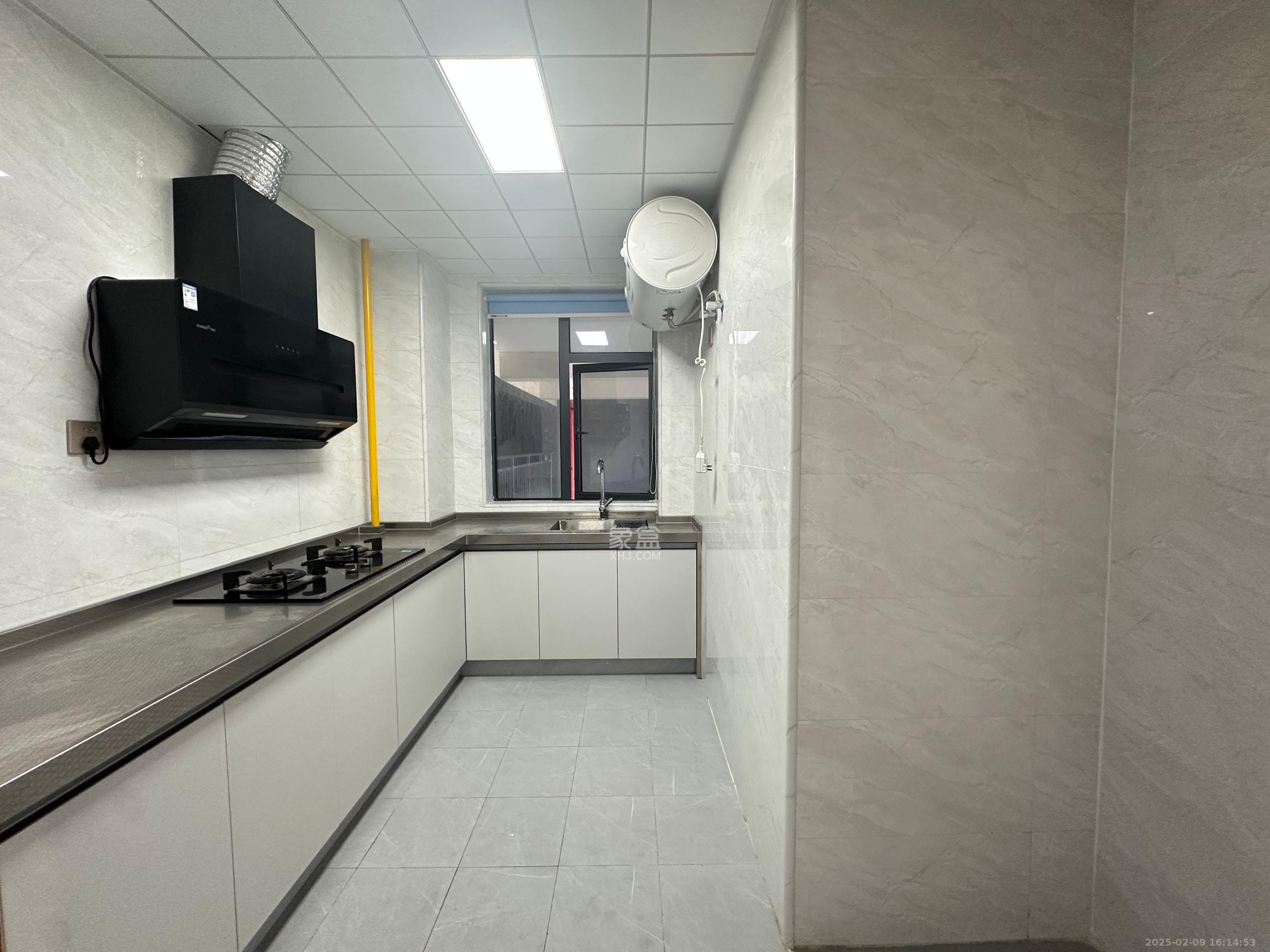 财富港湾(绿领大厦)  1室1厅1卫    3500.0元/月 财富港湾(绿领大厦)  1室1厅1卫    3500.0元/月室内图