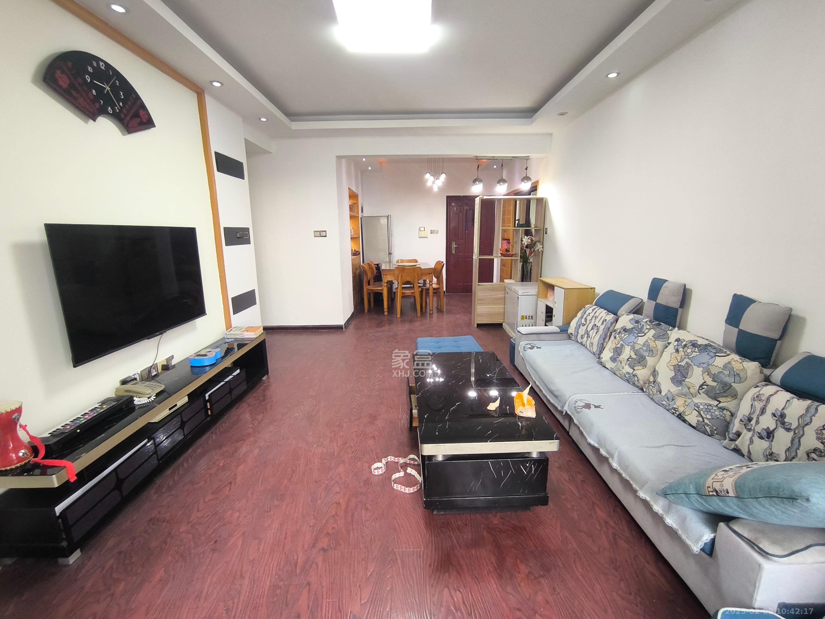 时代星城  3室2厅2卫   1800.00元/月室内图