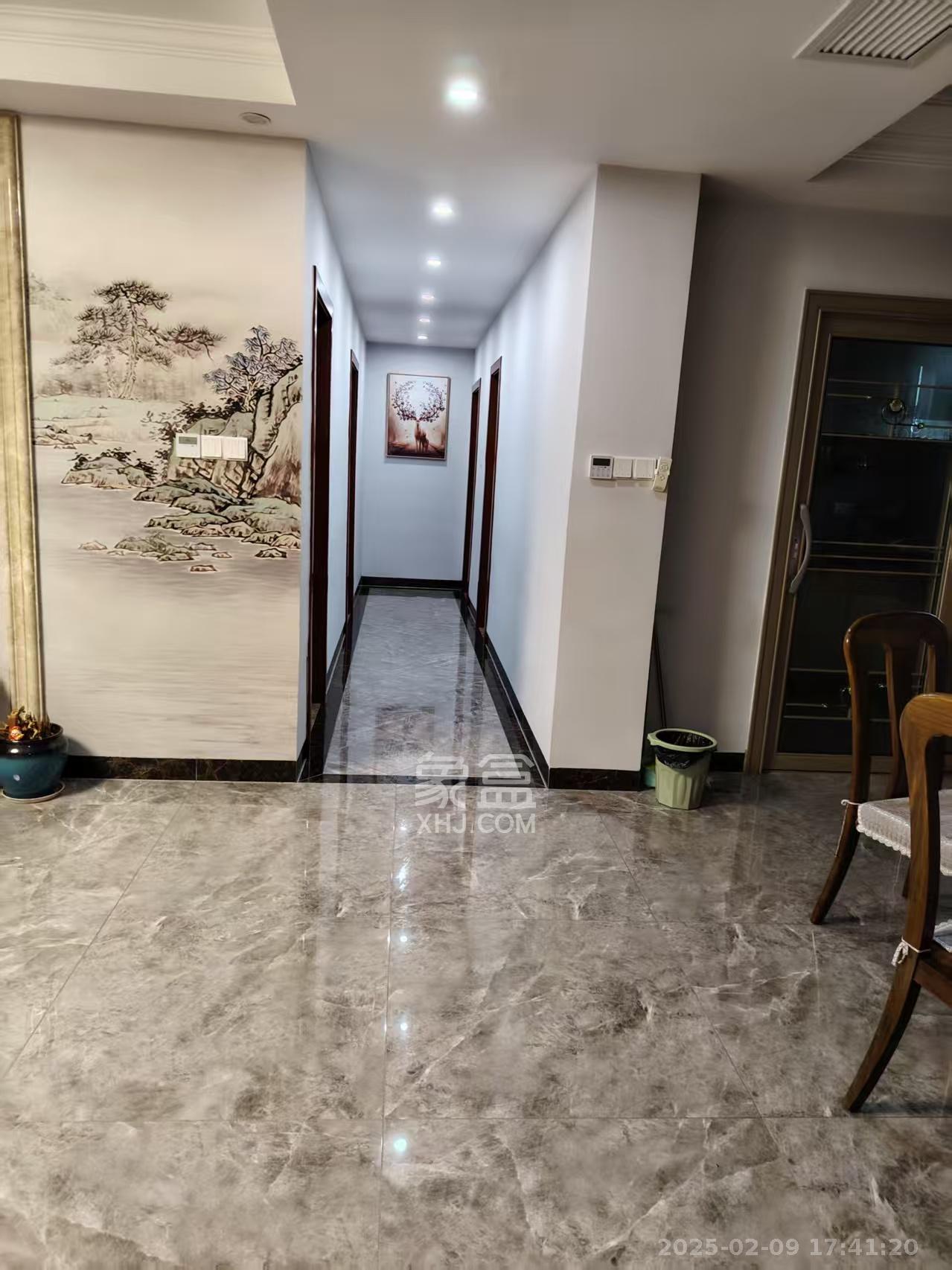 江滨家园  4室2厅2卫   2600.00元/月室内图