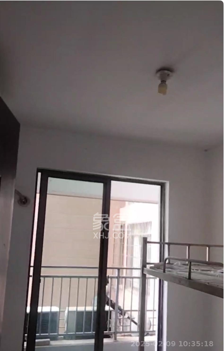 家和院  4室2厅1卫    1300.0元/月室内图