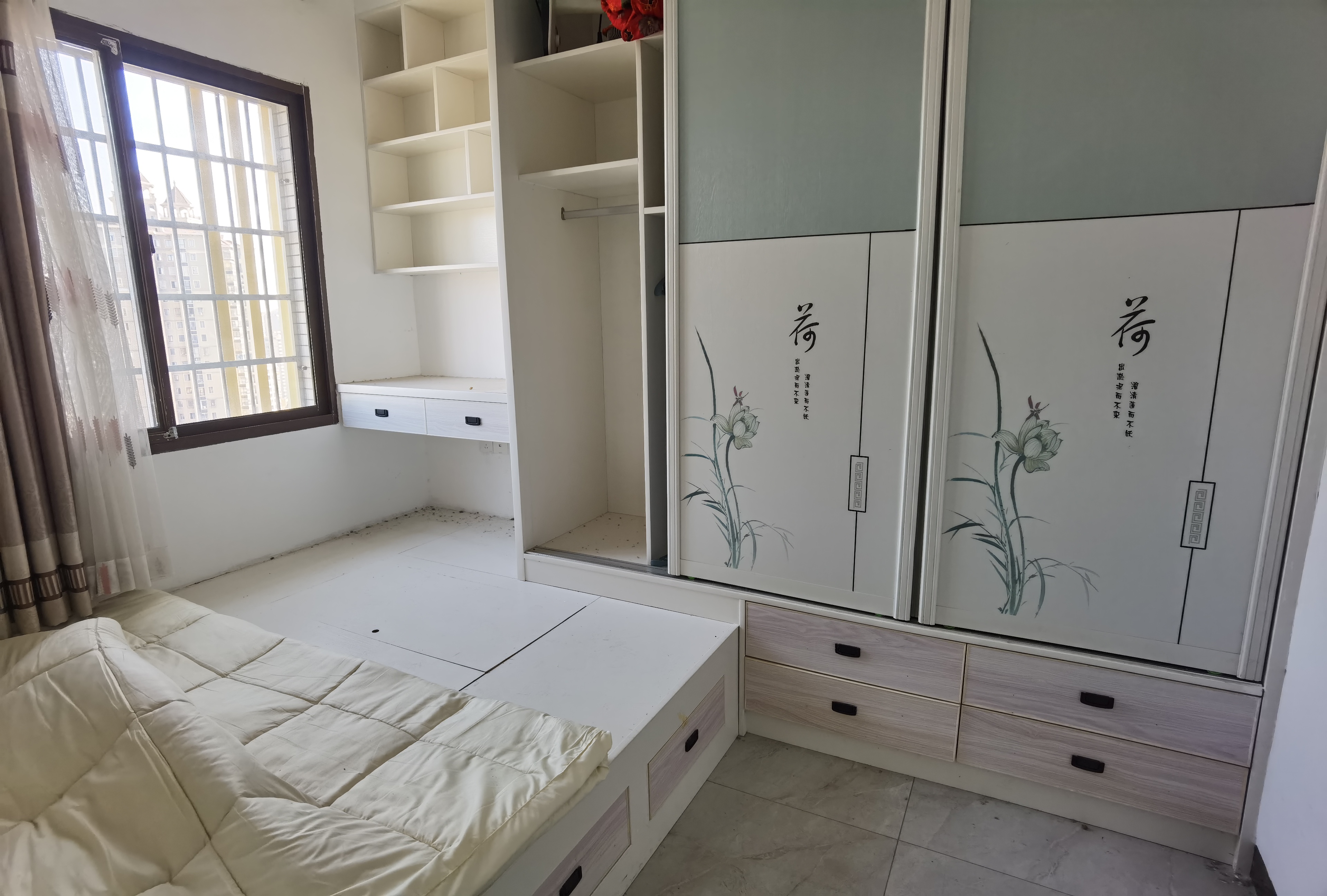 龙一星城 1室1厅1卫 1000.0元/月 龙一星城 1室1厅1卫 1000.0元/月室内图