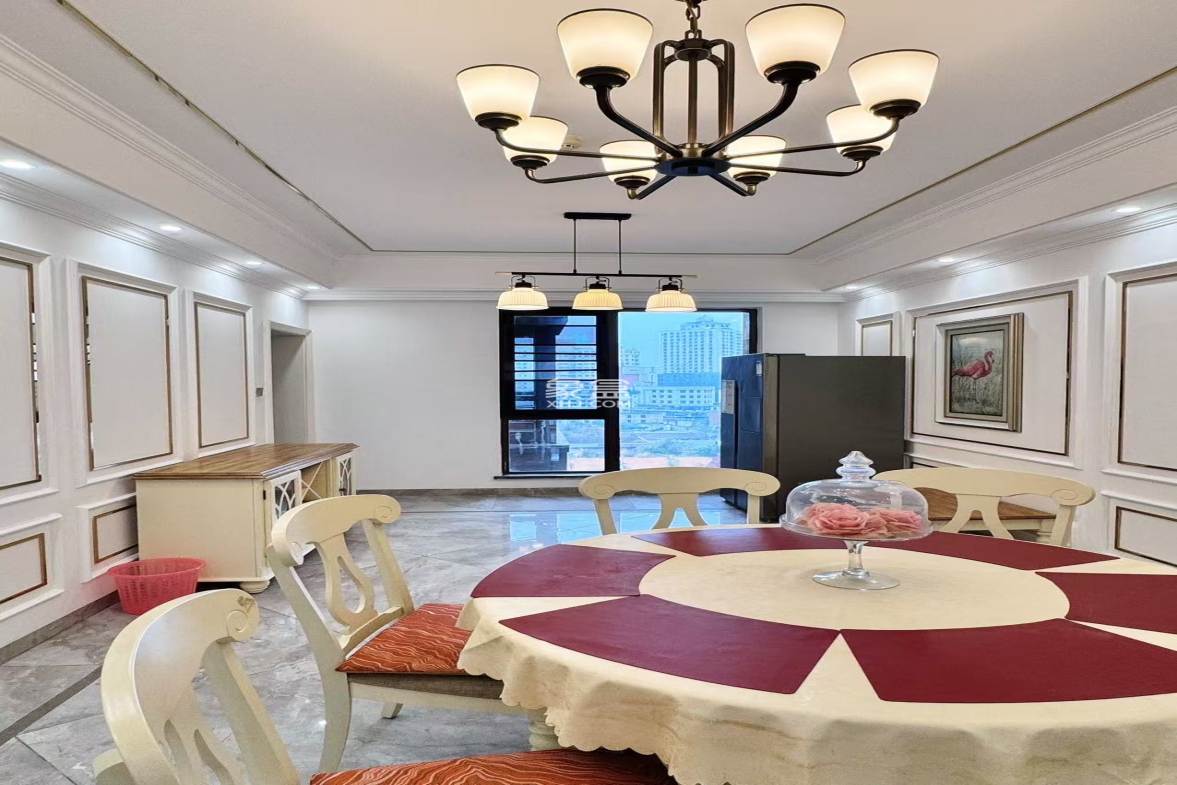 海航豪庭北苑 5室2厅4卫 11000.0元/月 海航豪庭北苑 5室2厅4卫 11000.0元/月室内图