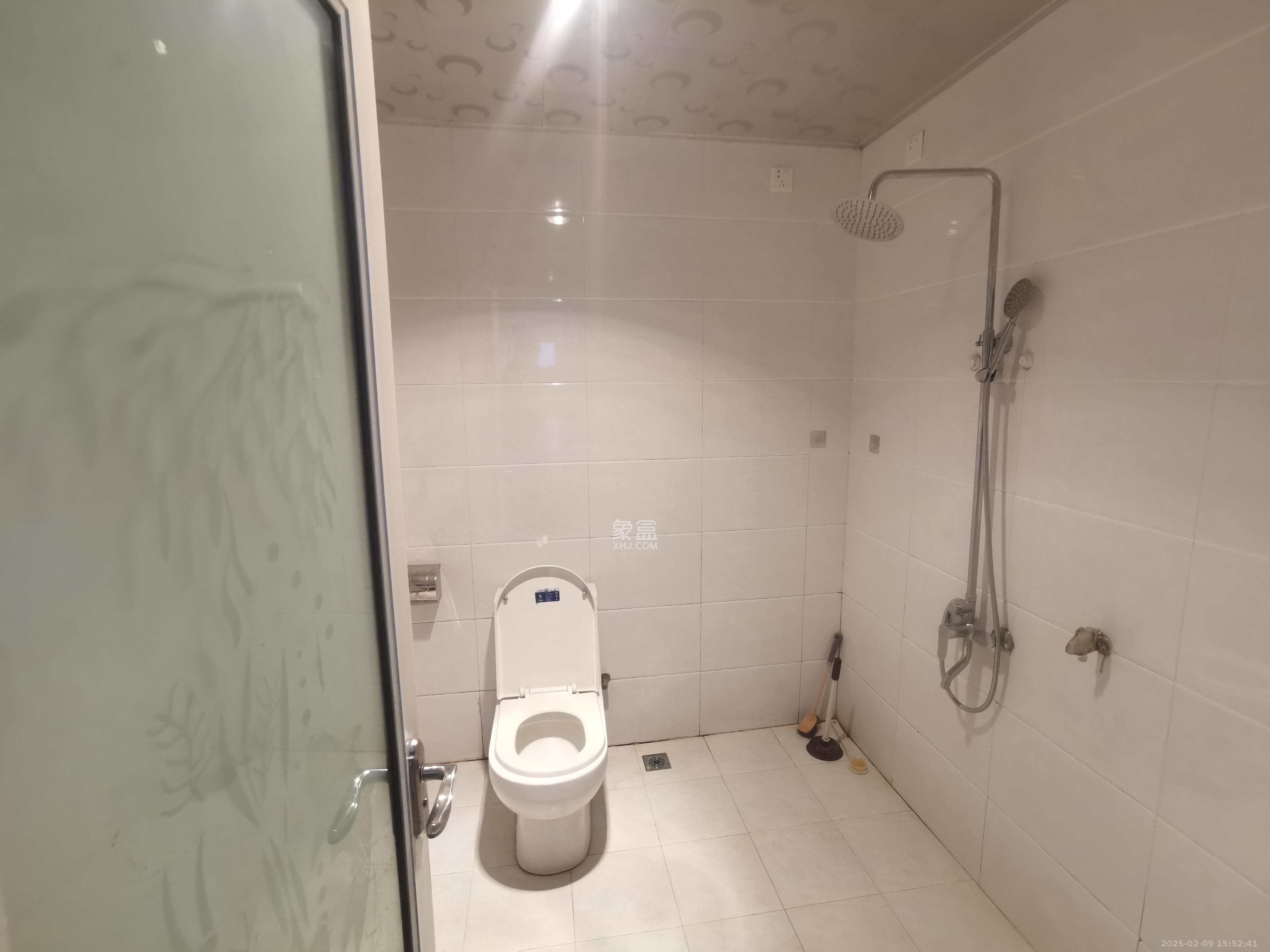 红星农博住宅小区(佳英农博小区) 4室2厅2卫 2800.0元/月 红星农博住宅小区(佳英农博小区) 4室2厅2卫 2800.0元/月室内图