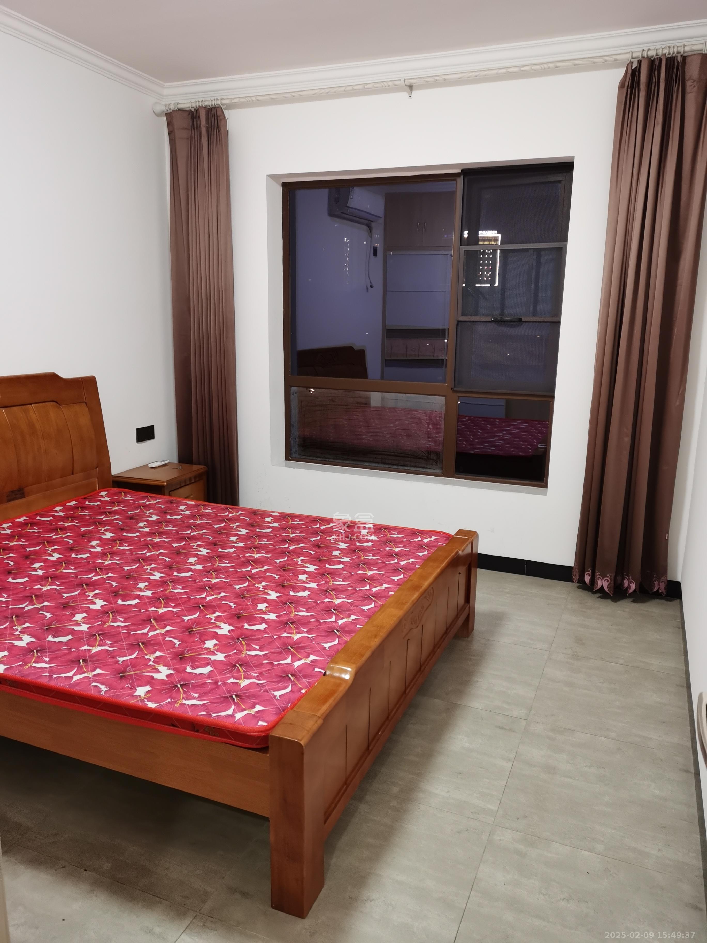 紫鑫御湖湾  2室1厅1卫    1500.0元/月 紫鑫御湖湾  2室1厅1卫    1500.0元/月室内图