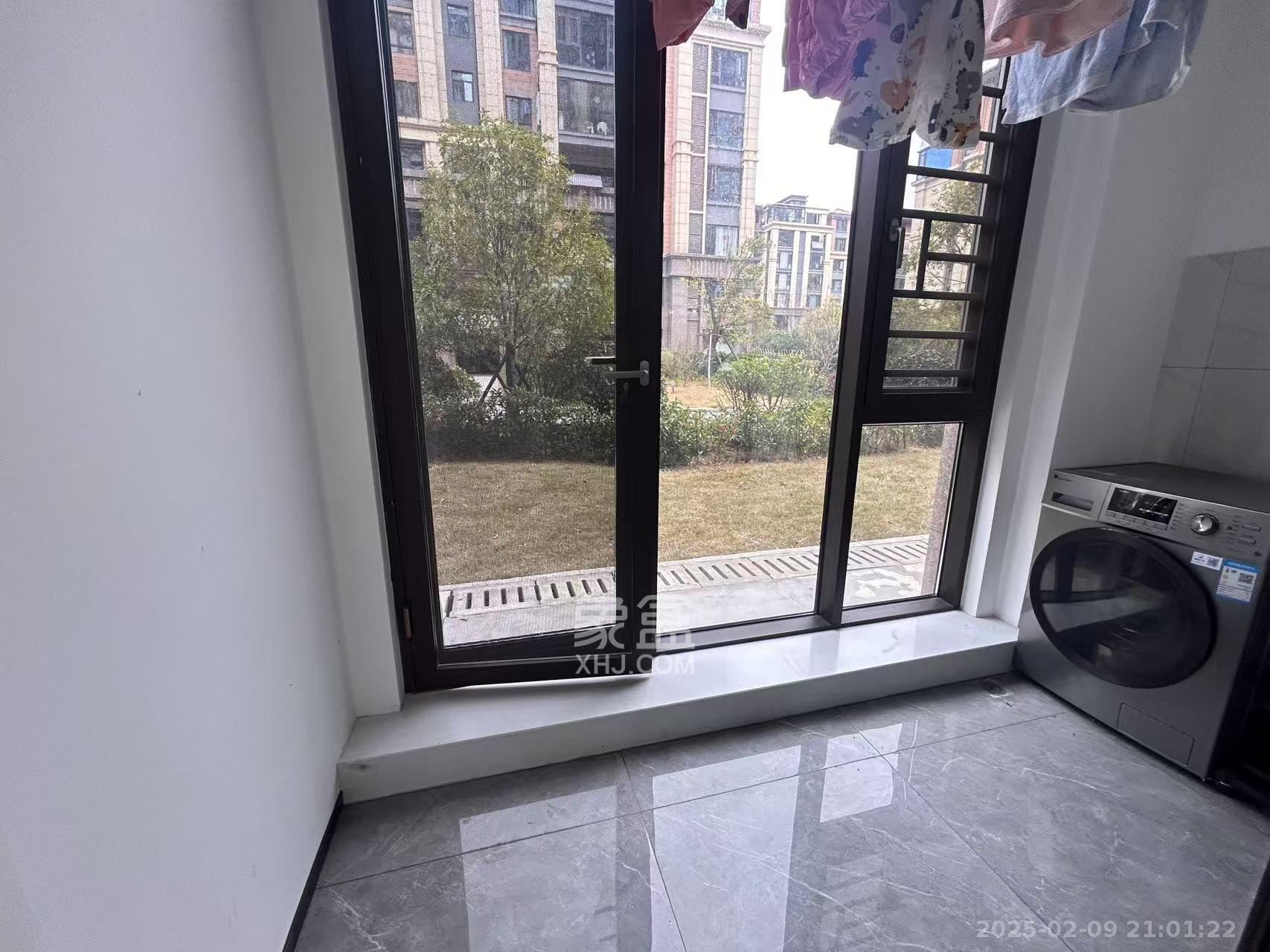 江山帝景雅墅(普罗旺斯) 4室2厅3卫 7000.0元/月 江山帝景雅墅(普罗旺斯) 4室2厅3卫 7000.0元/月室内图