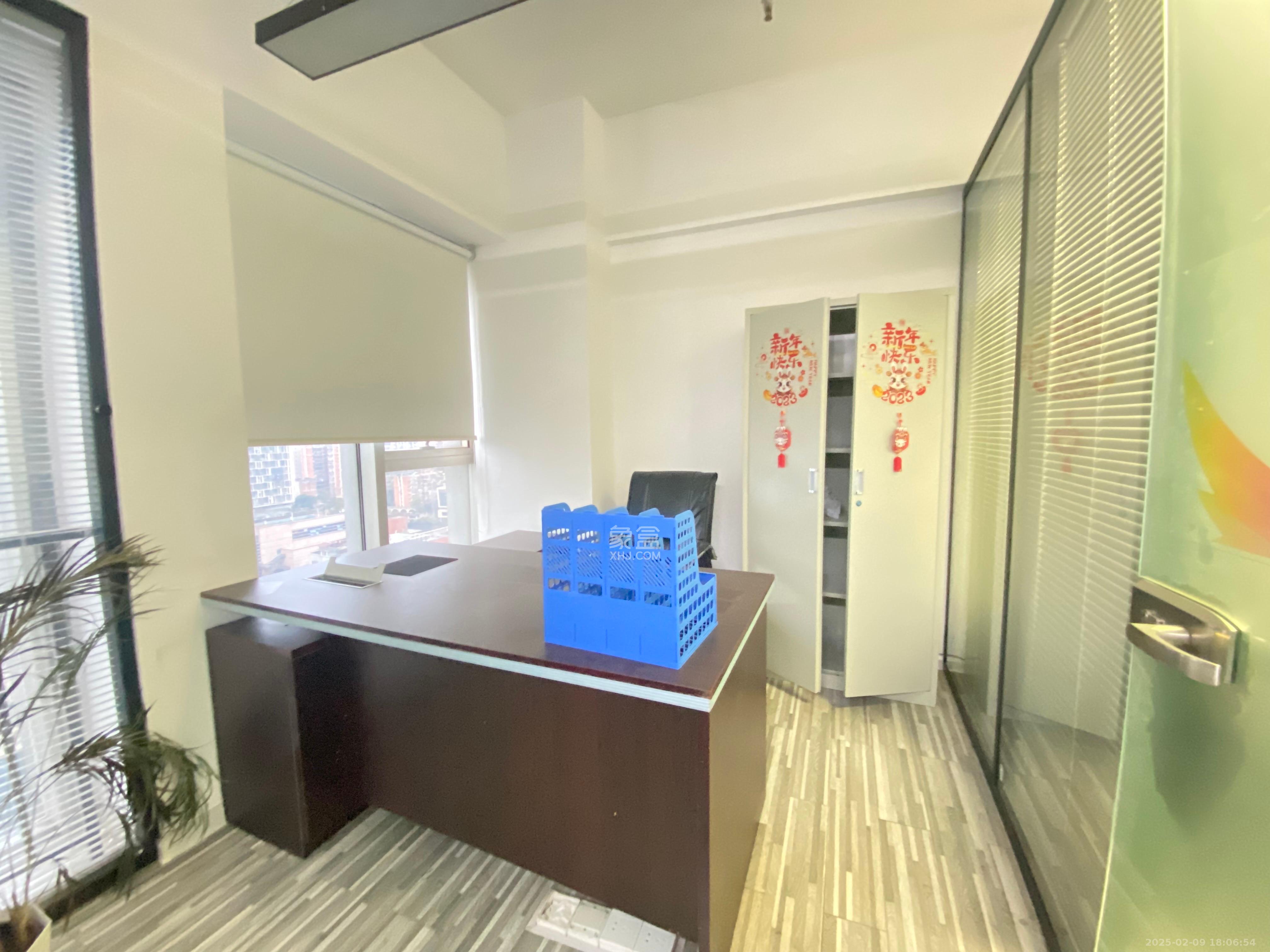建鸿达华都（华都小户型及大华写字楼）   95.6㎡     5500.00元/月室内图