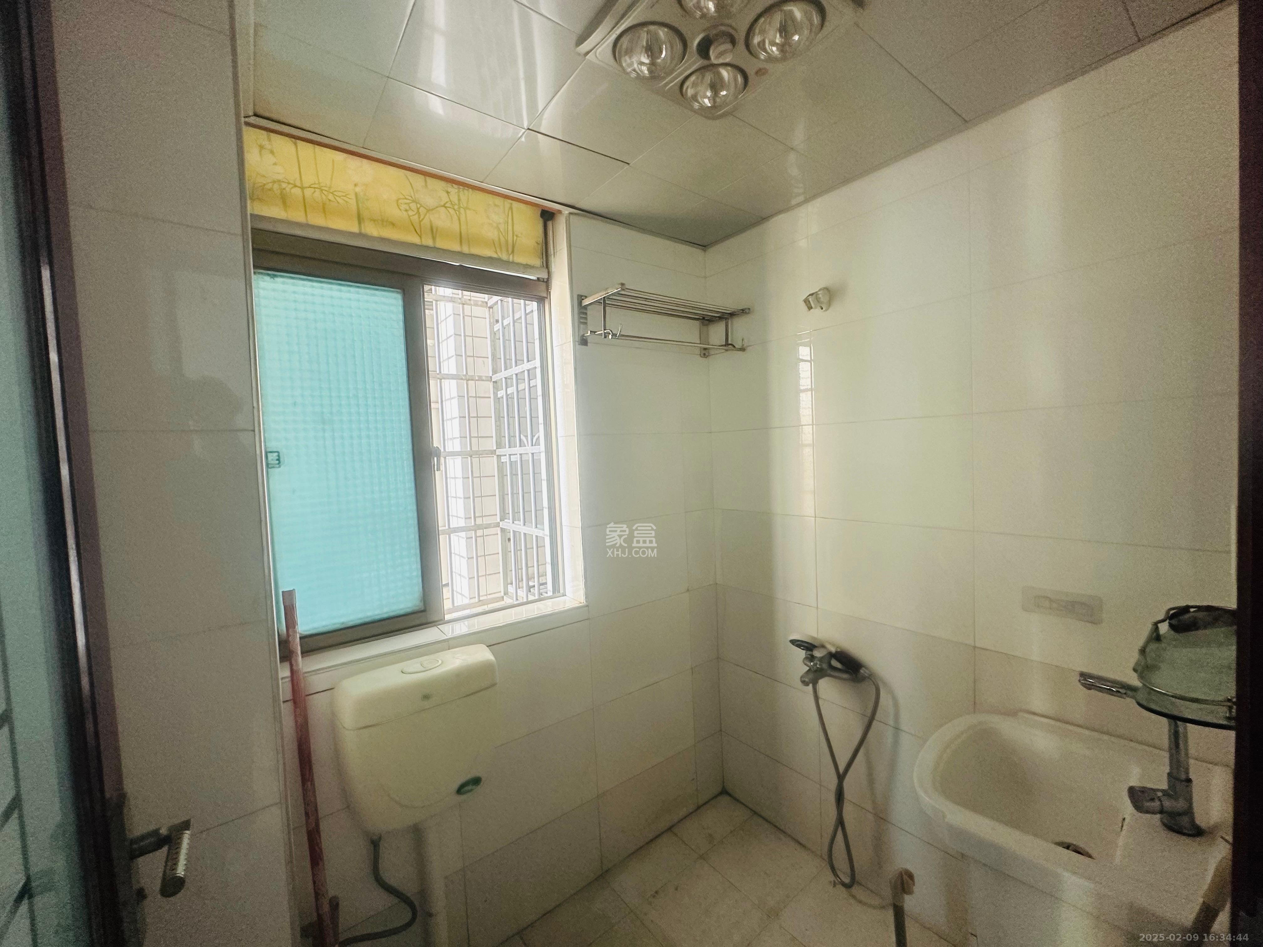 华府壹航线 3室2厅1卫 2300.0元/月 华府壹航线 3室2厅1卫 2300.0元/月室内图