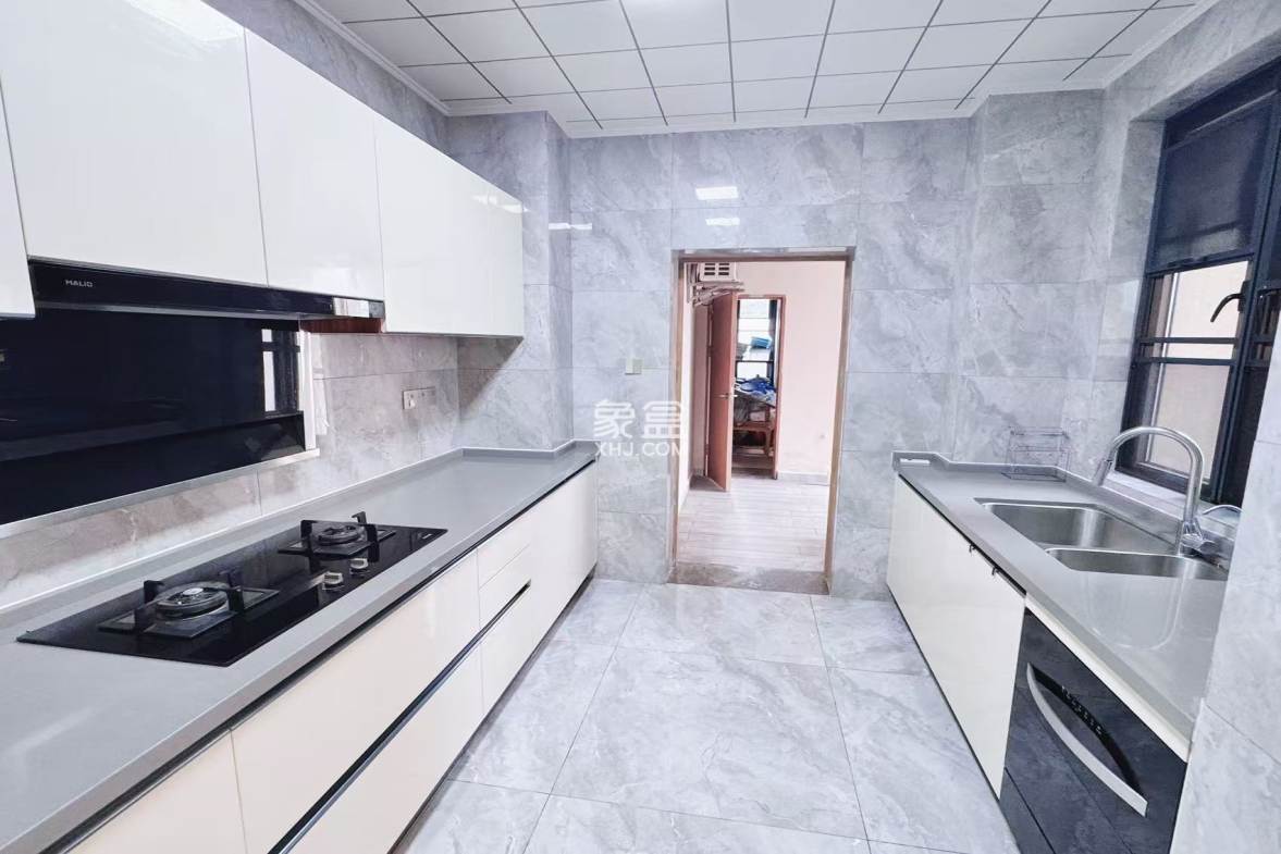 海航豪庭北苑 5室2厅4卫 11000.0元/月 海航豪庭北苑 5室2厅4卫 11000.0元/月室内图