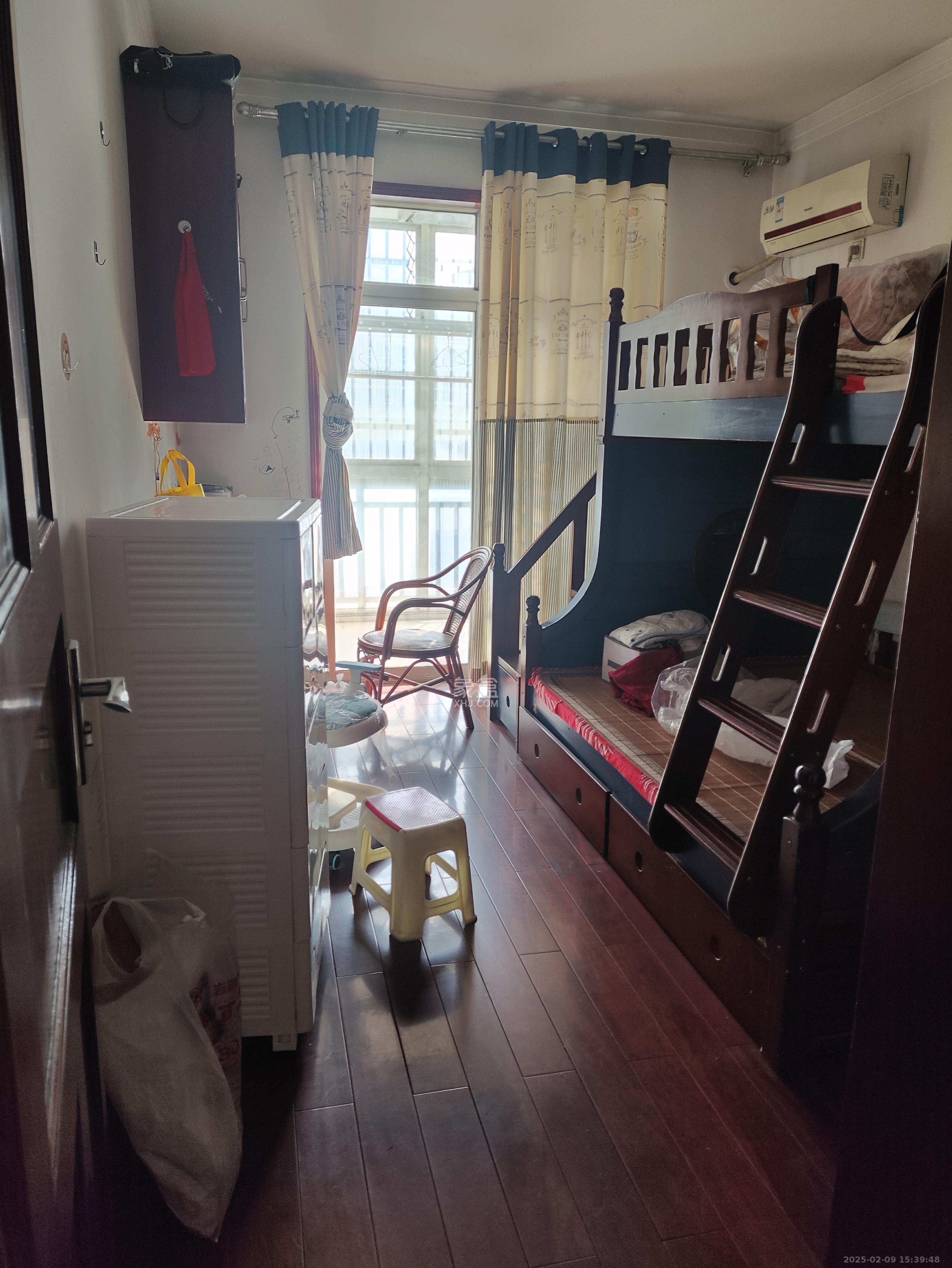 华雅花园 3室2厅2卫 3500.0元/月 华雅花园 3室2厅2卫 3500.0元/月室内图