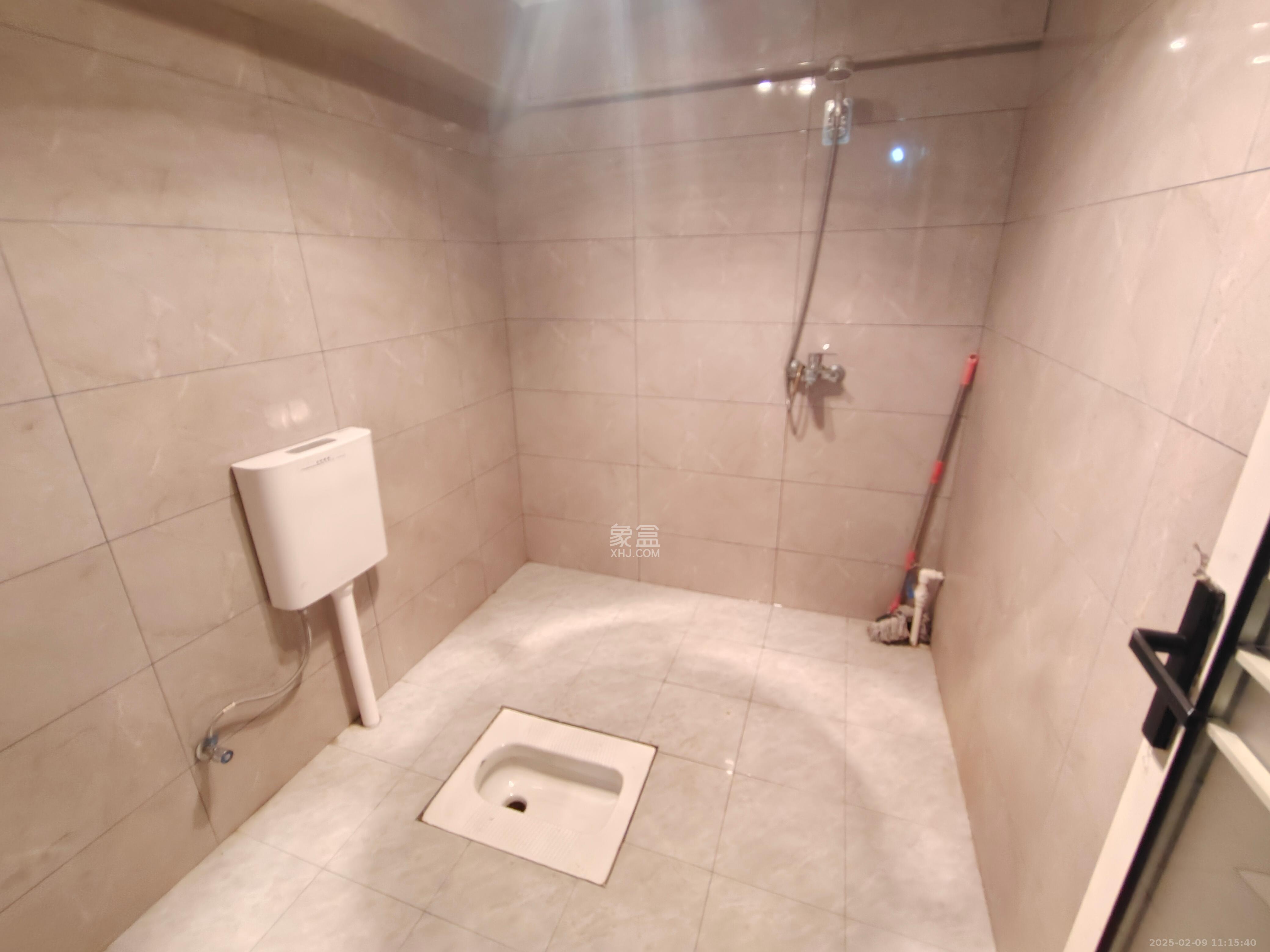 大众公寓(人人家宿舍) 2室1厅1卫 1700.0元/月 大众公寓(人人家宿舍) 2室1厅1卫 1700.0元/月室内图