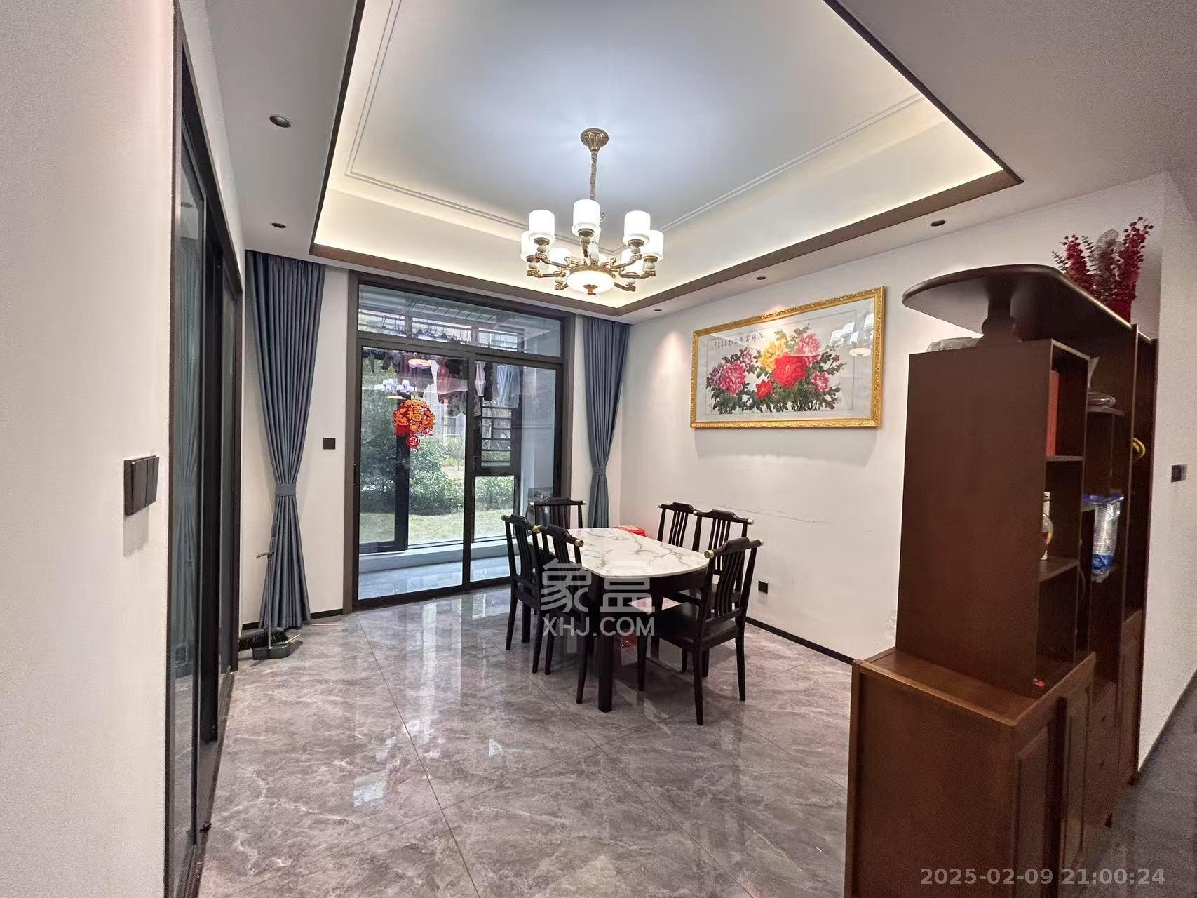 江山帝景雅墅(普罗旺斯) 4室2厅3卫 7000.0元/月 江山帝景雅墅(普罗旺斯) 4室2厅3卫 7000.0元/月室内图