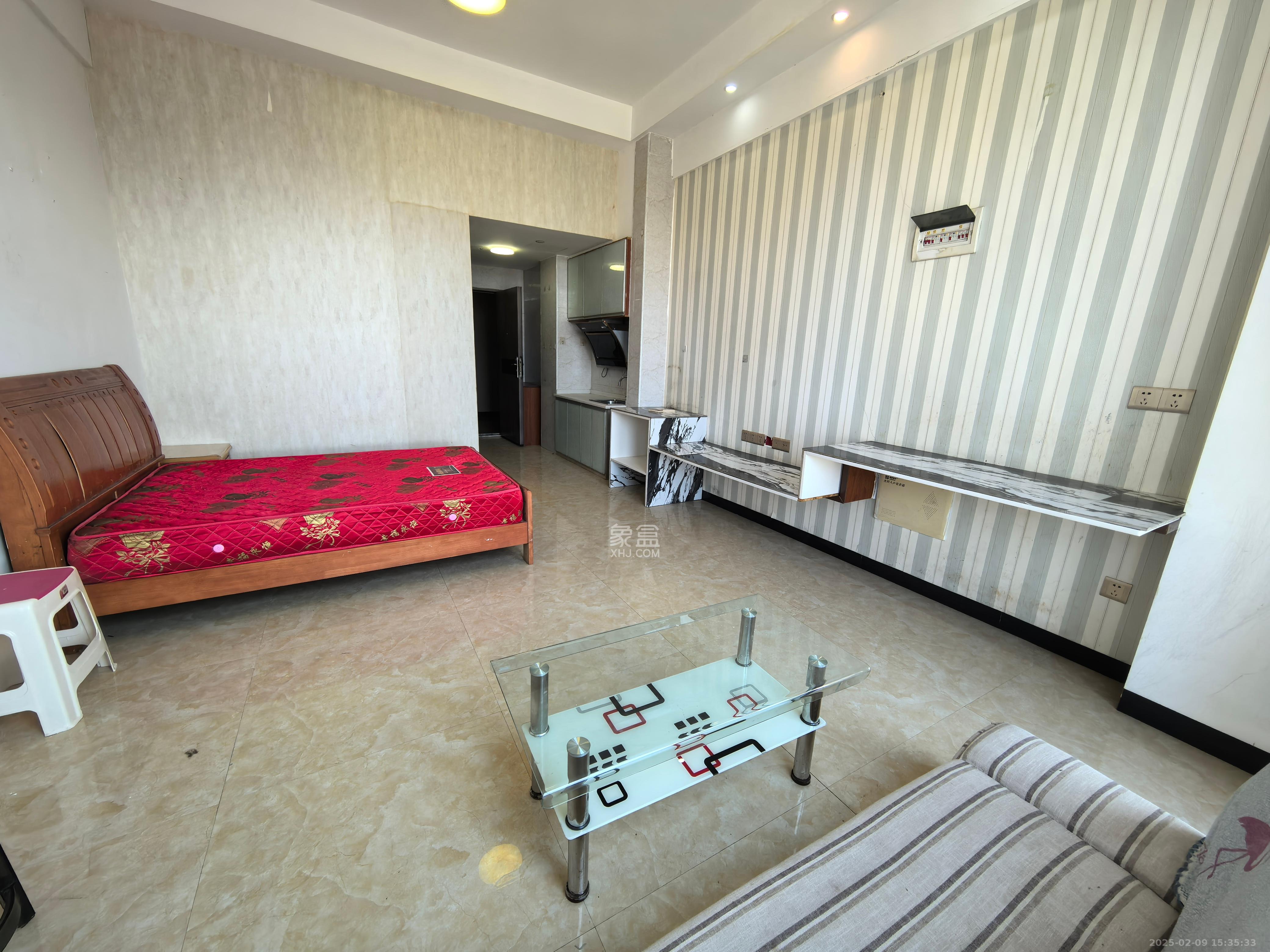 新世界广场 1室1厅1卫 1300.0元/月 新世界广场 1室1厅1卫 1300.0元/月室内图