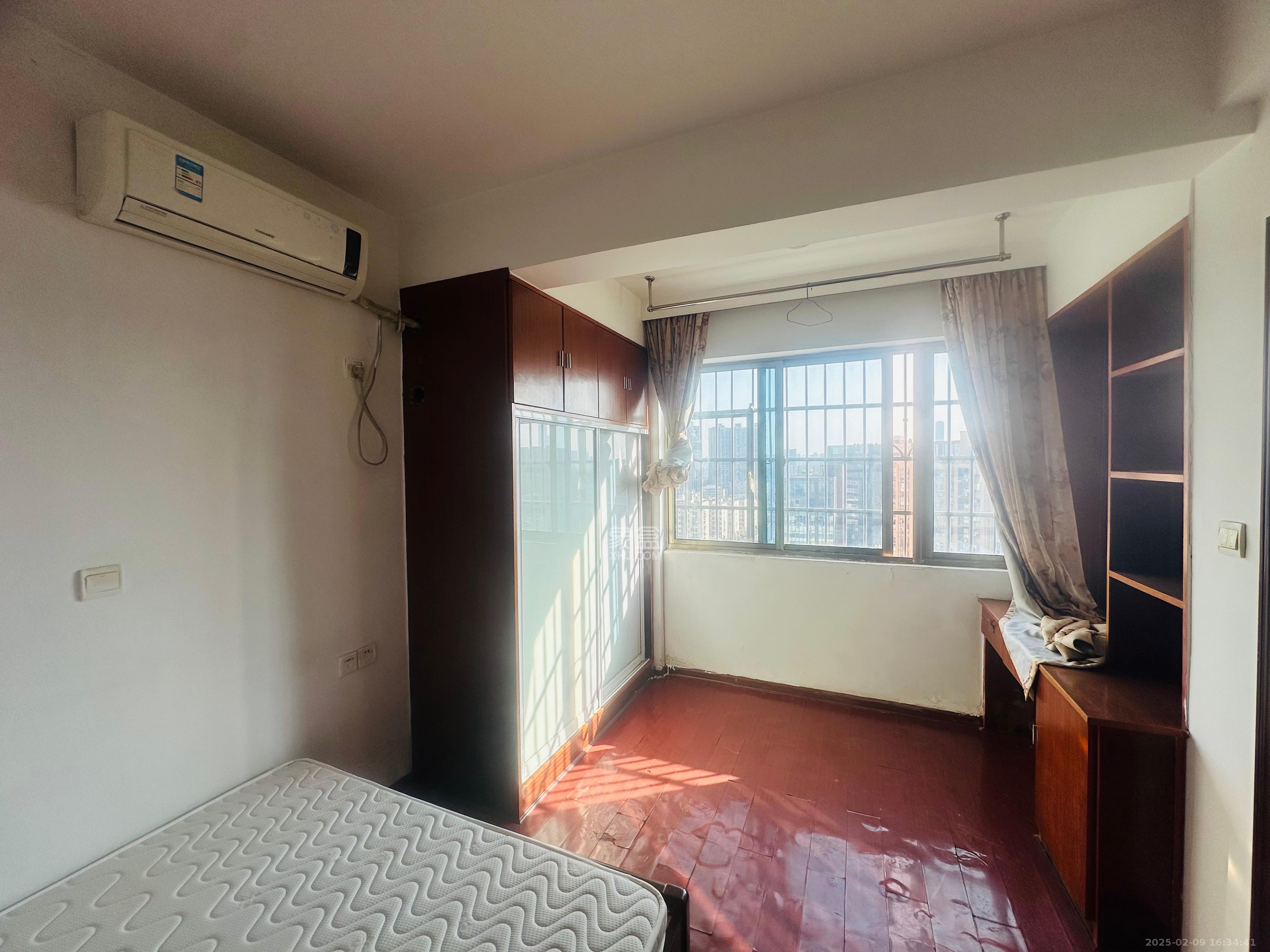 华府壹航线 3室2厅1卫 2300.0元/月 华府壹航线 3室2厅1卫 2300.0元/月室内图