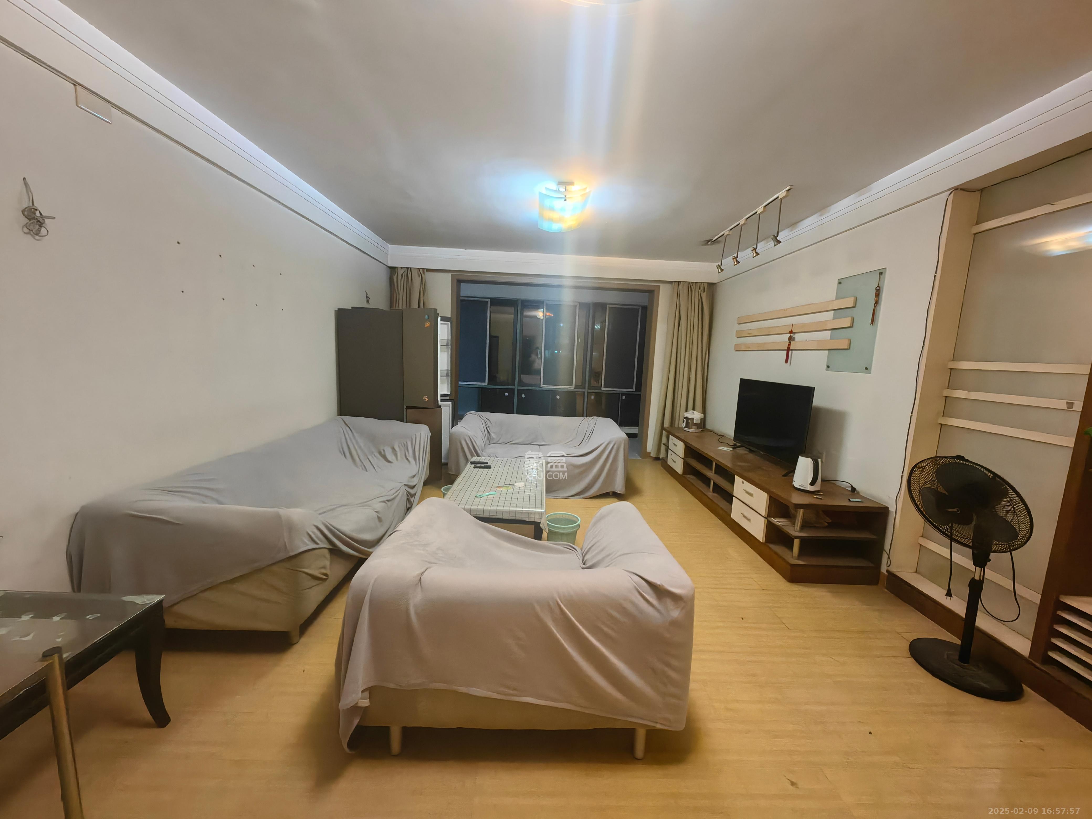 轻工小区（湖南轻工研究院宿舍）  3室2厅2卫   2500.00元/月