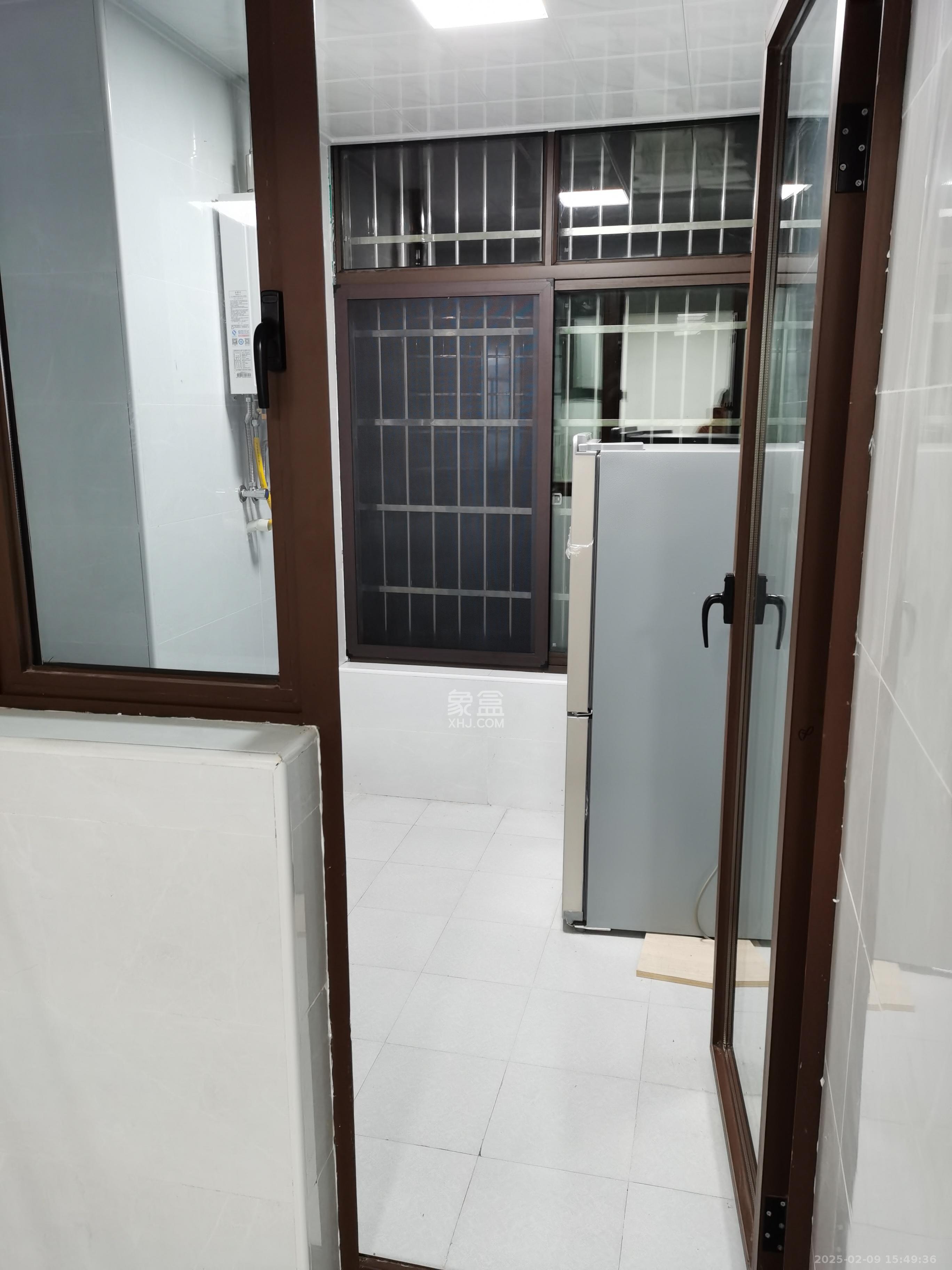 紫鑫御湖湾  2室1厅1卫    1500.0元/月 紫鑫御湖湾  2室1厅1卫    1500.0元/月室内图