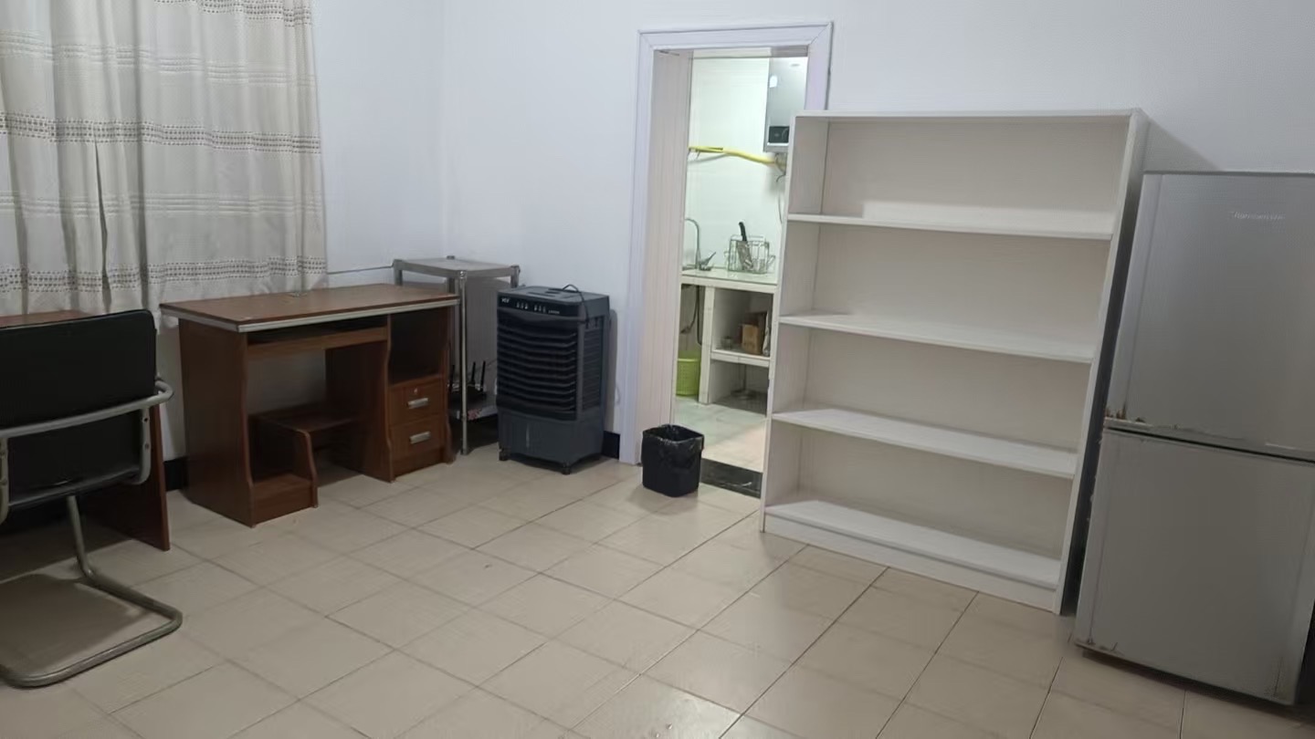 龙泉路散盘  1室1厅1卫    600.0元/月 龙泉路散盘  1室1厅1卫    600.0元/月户型图