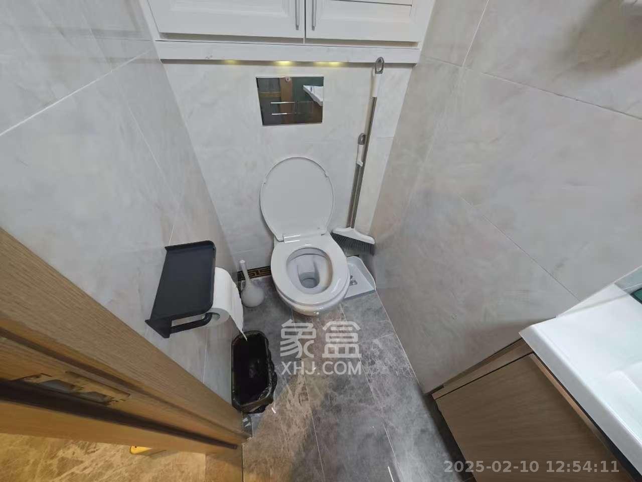 卓越浅水湾 2室1厅1卫 2100.0元/月 卓越浅水湾 2室1厅1卫 2100.0元/月室内图