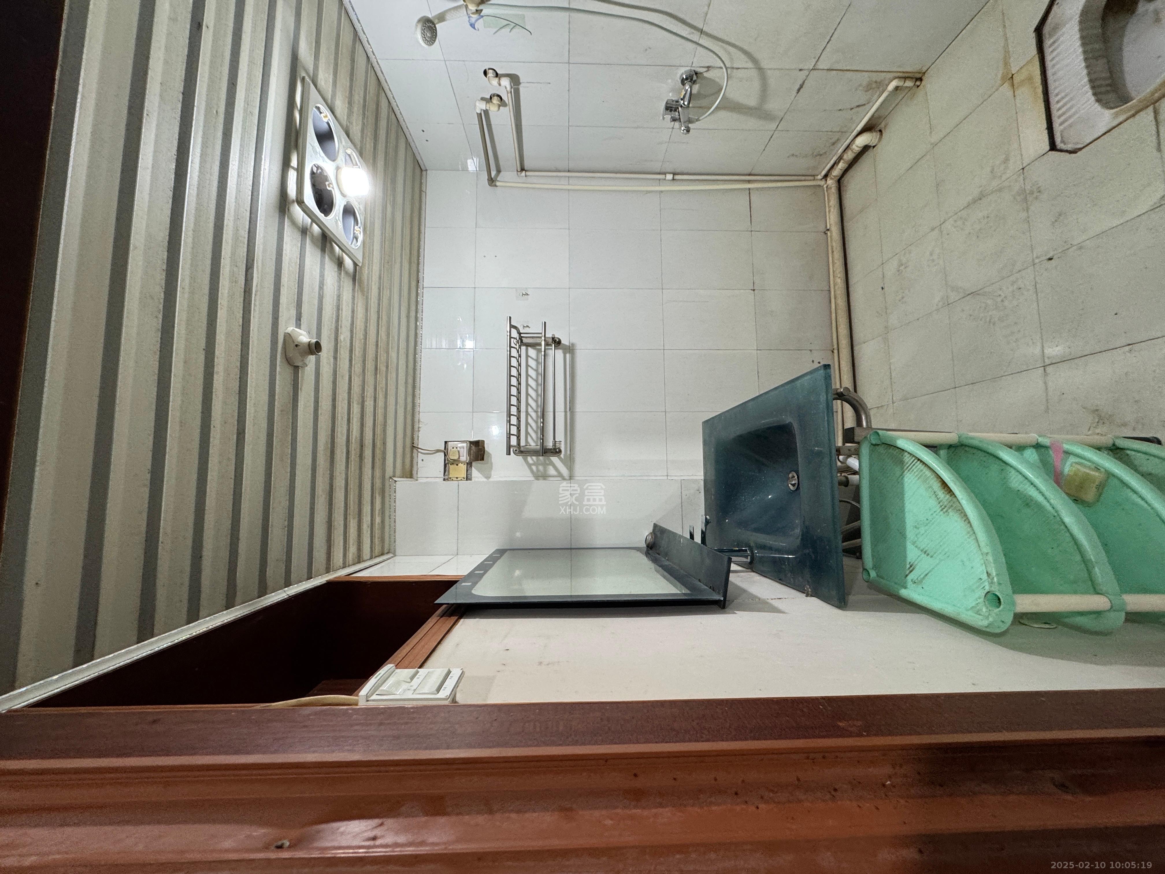 中南汽车世界 2室2厅1卫 1400.0元/月 中南汽车世界 2室2厅1卫 1400.0元/月室内图