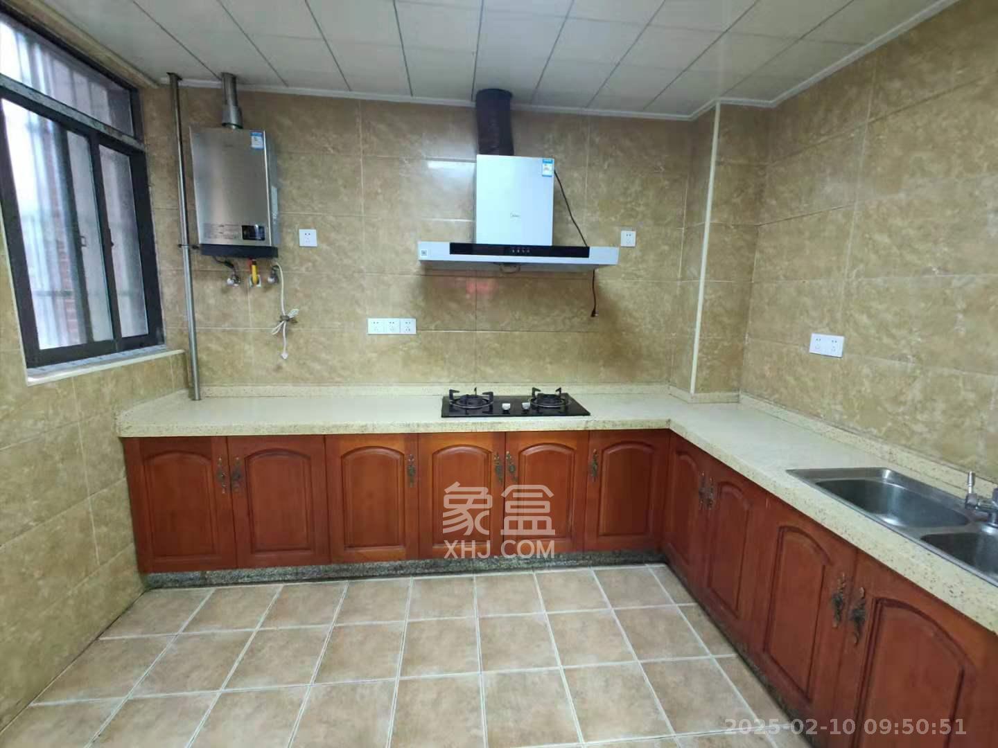 兴邦花城  4室2厅2卫    1500.0元/月 兴邦花城  4室2厅2卫    1500.0元/月室内图