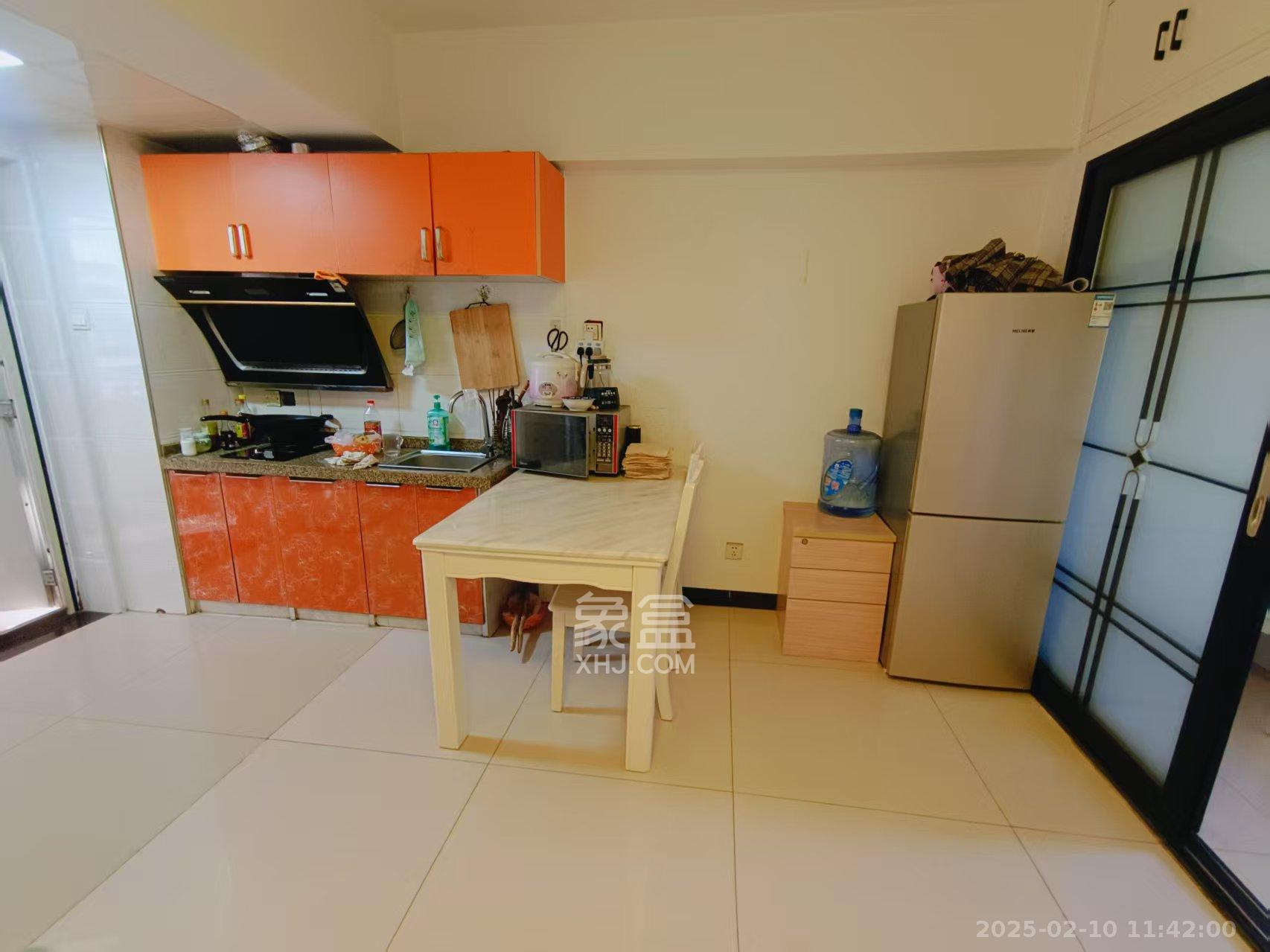 阳光100二期 2室1厅1卫 1600.0元/月 阳光100二期 2室1厅1卫 1600.0元/月室内图