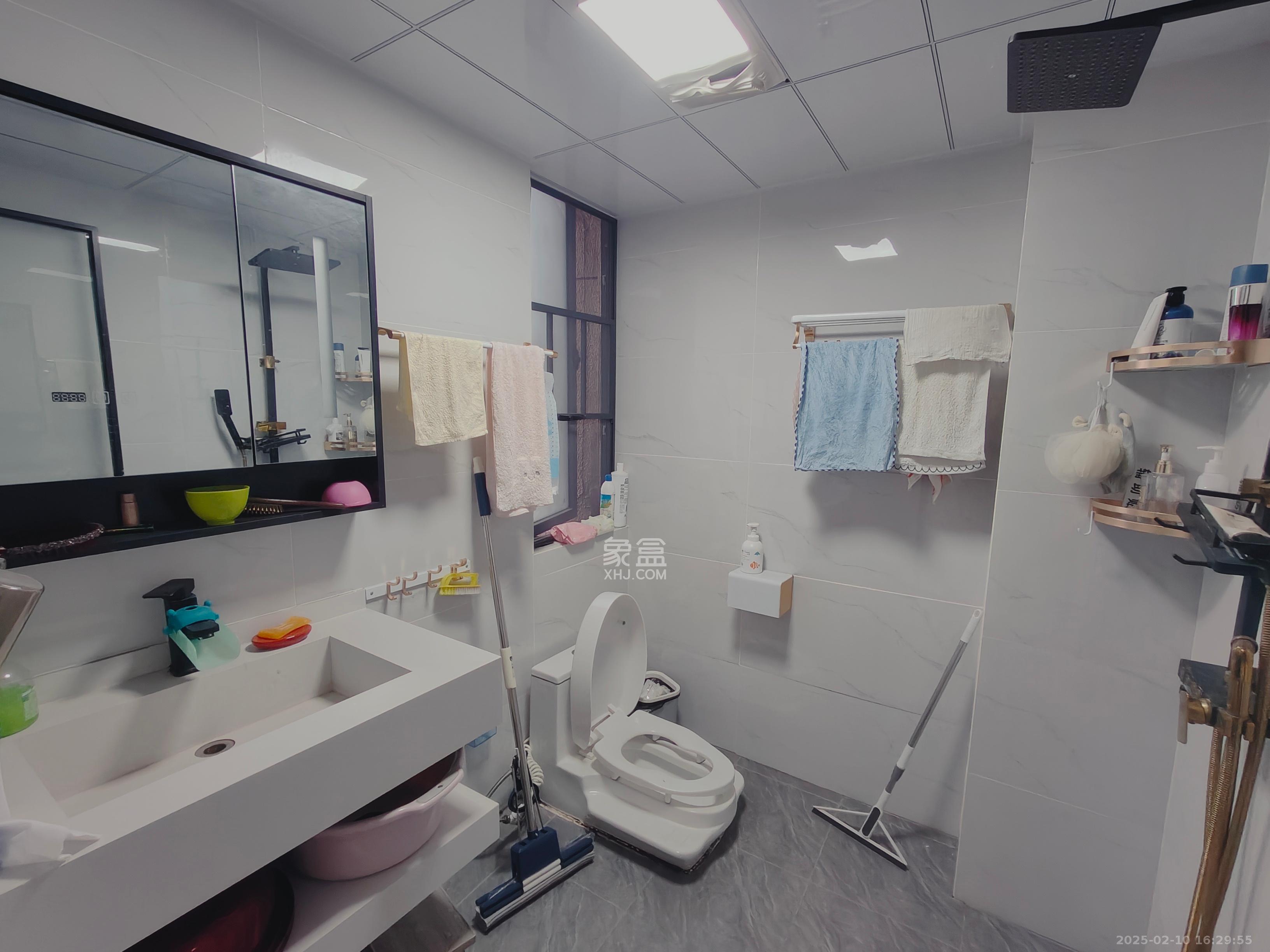 华城城市广场  3室2厅2卫    1800.0元/月 华城城市广场  3室2厅2卫    1800.0元/月室内图