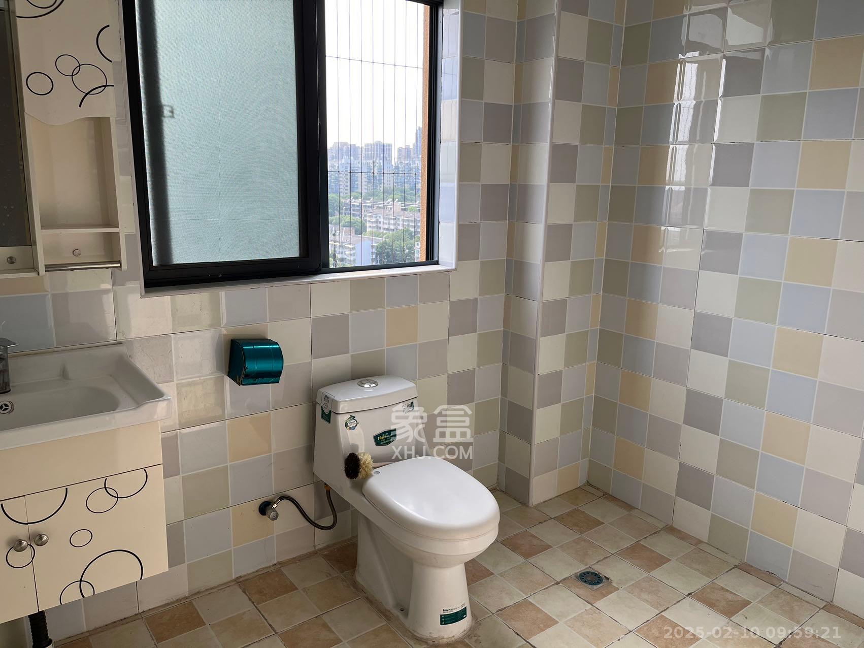 江南华府  3室2厅2卫   2600.00元/月室内图