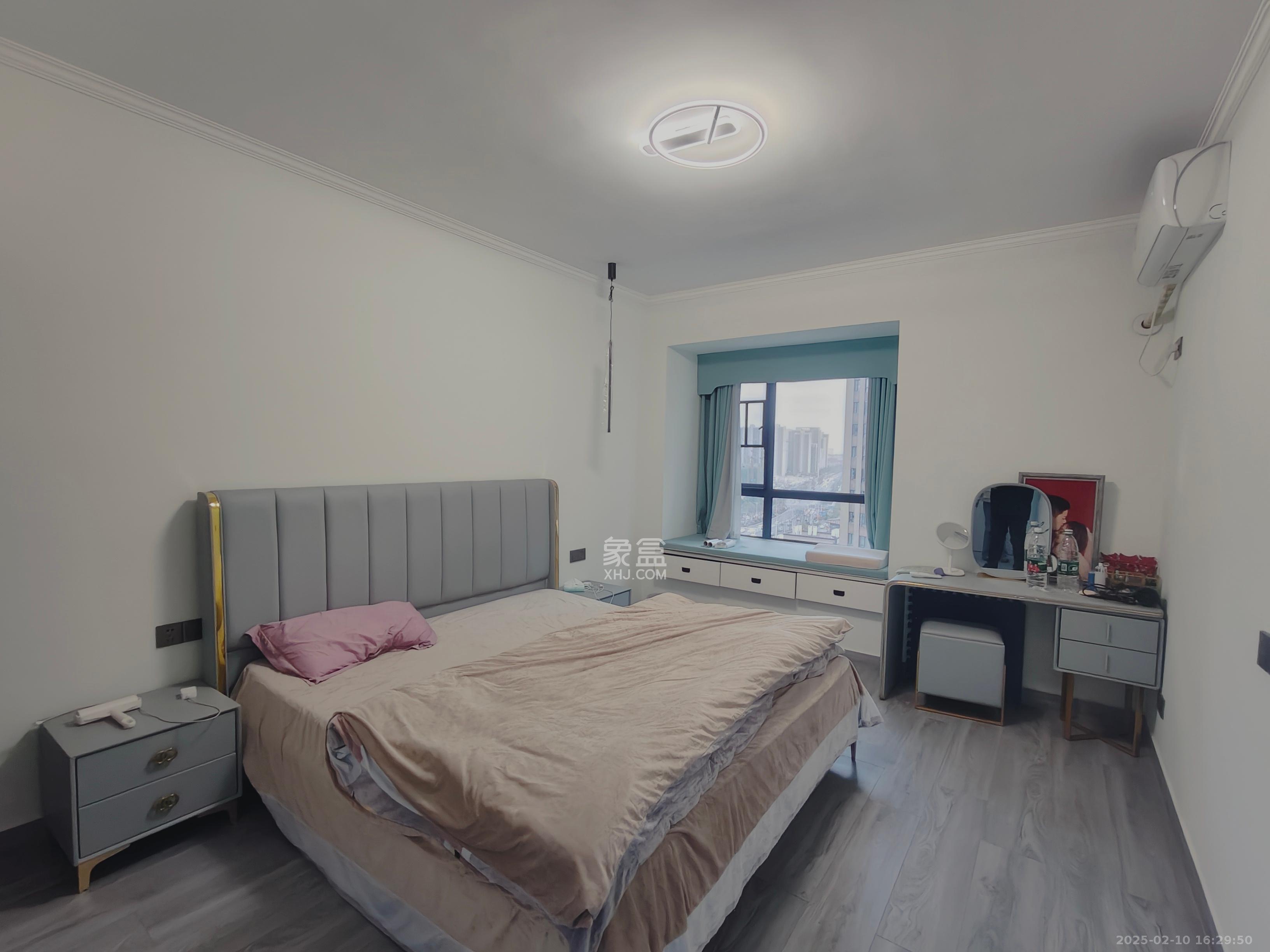 华城城市广场  3室2厅2卫    1800.0元/月 华城城市广场  3室2厅2卫    1800.0元/月室内图