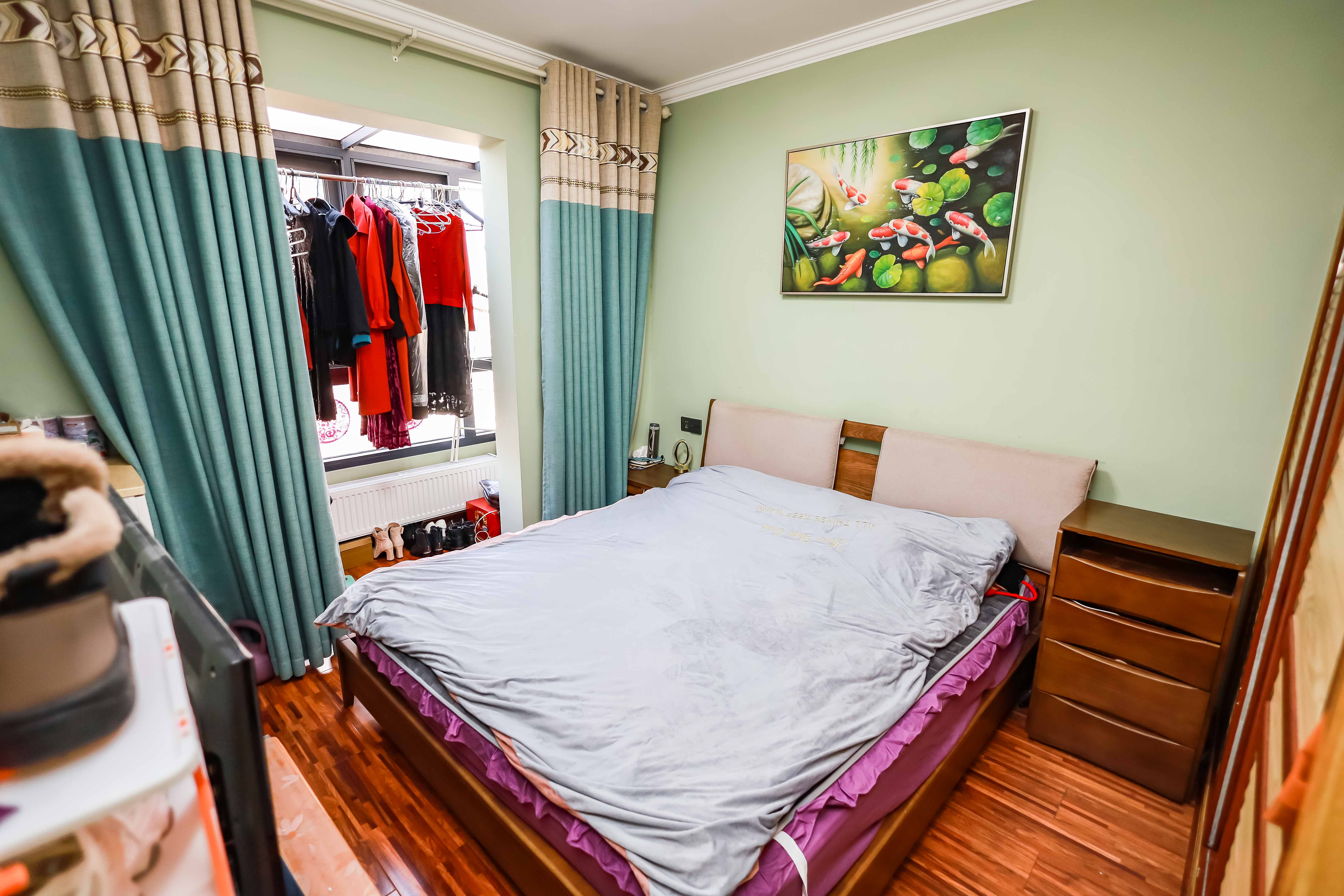 长房时代城  4室2厅2卫    200.0万卧室