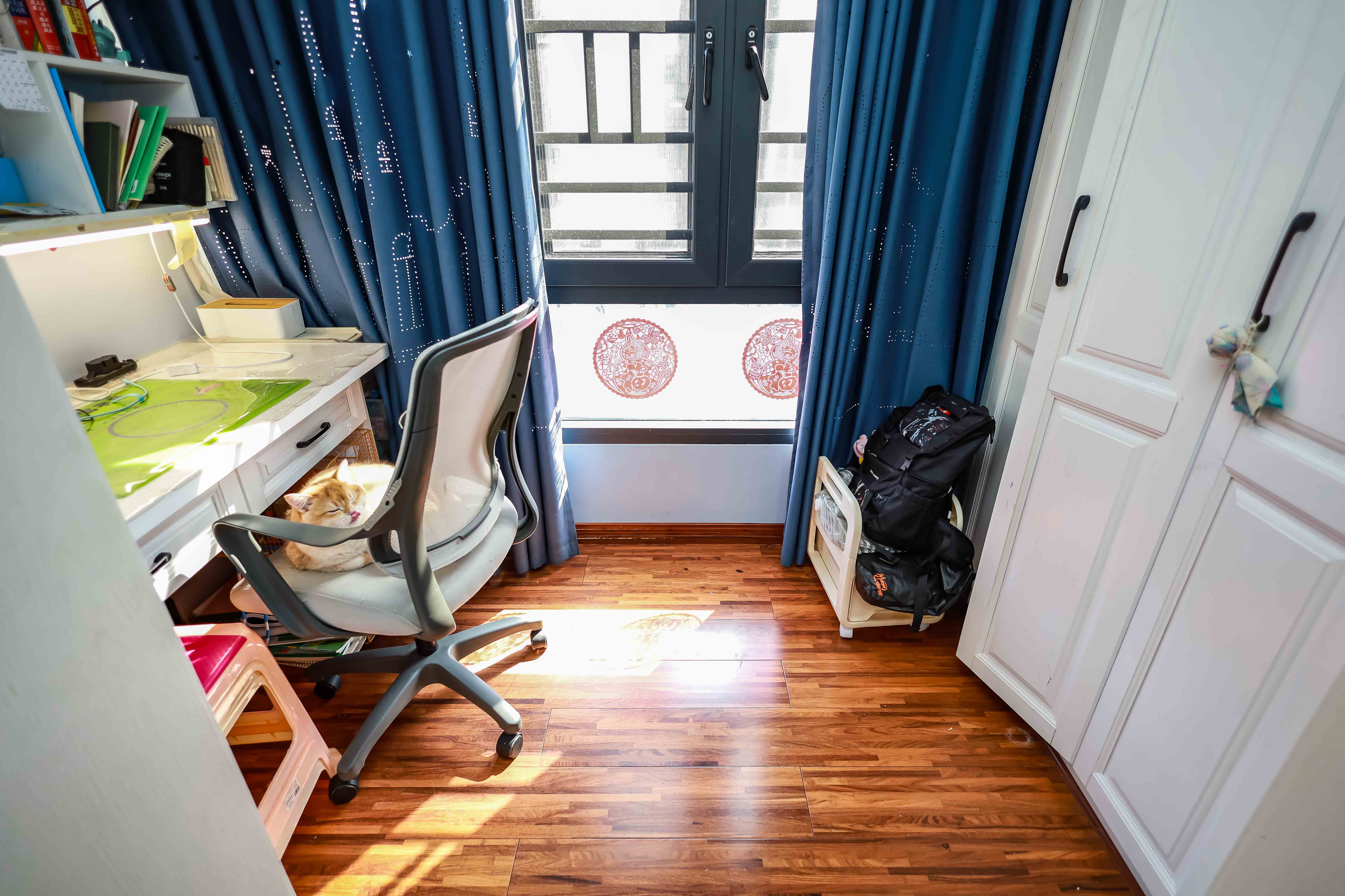 长房时代城  4室2厅2卫    200.0万阳台