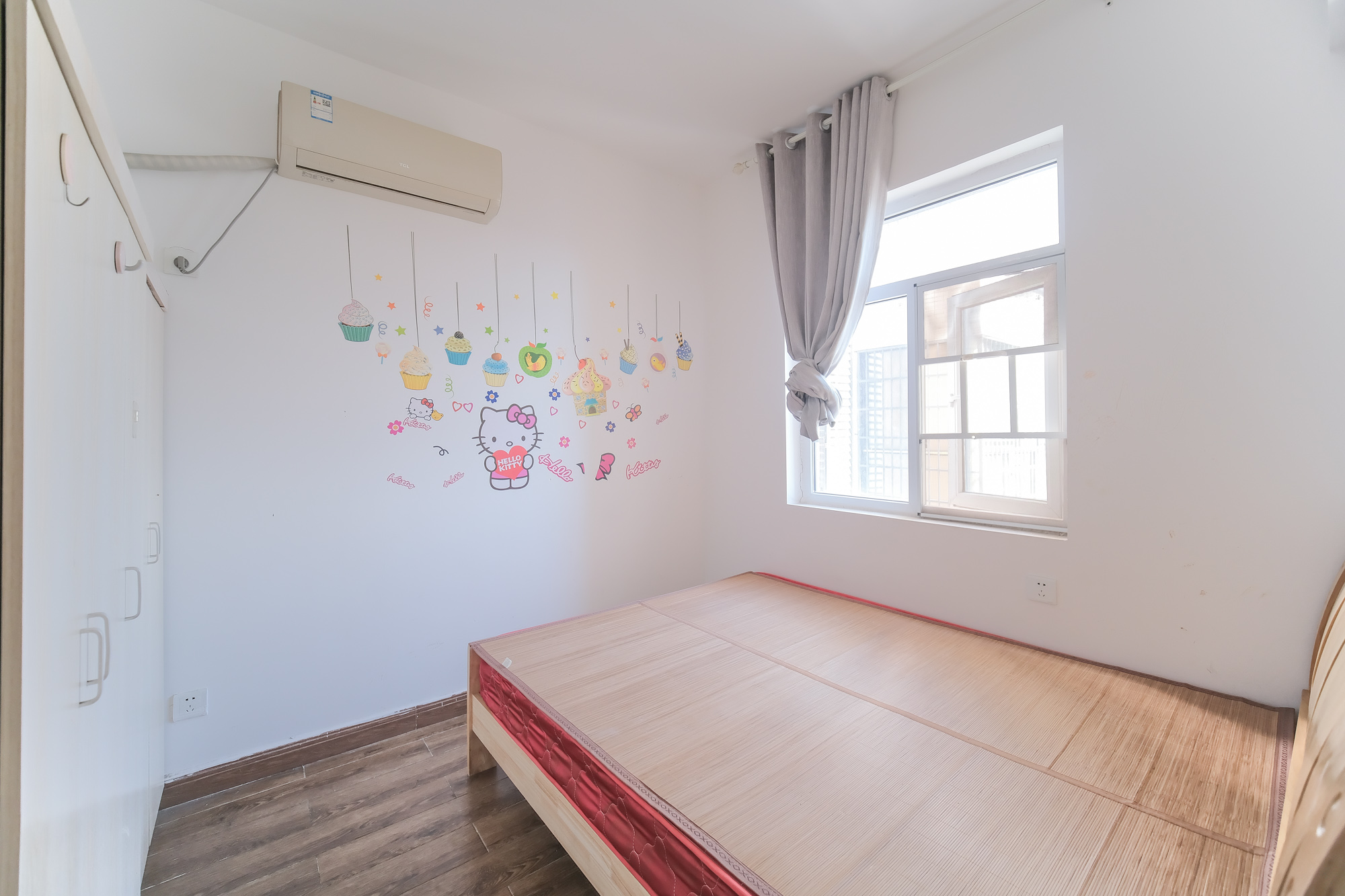 和悦城(蟠龙景苑) 3室2厅1卫 66.60万 和悦城(蟠龙景苑) 3室2厅1卫 66.60万卧室