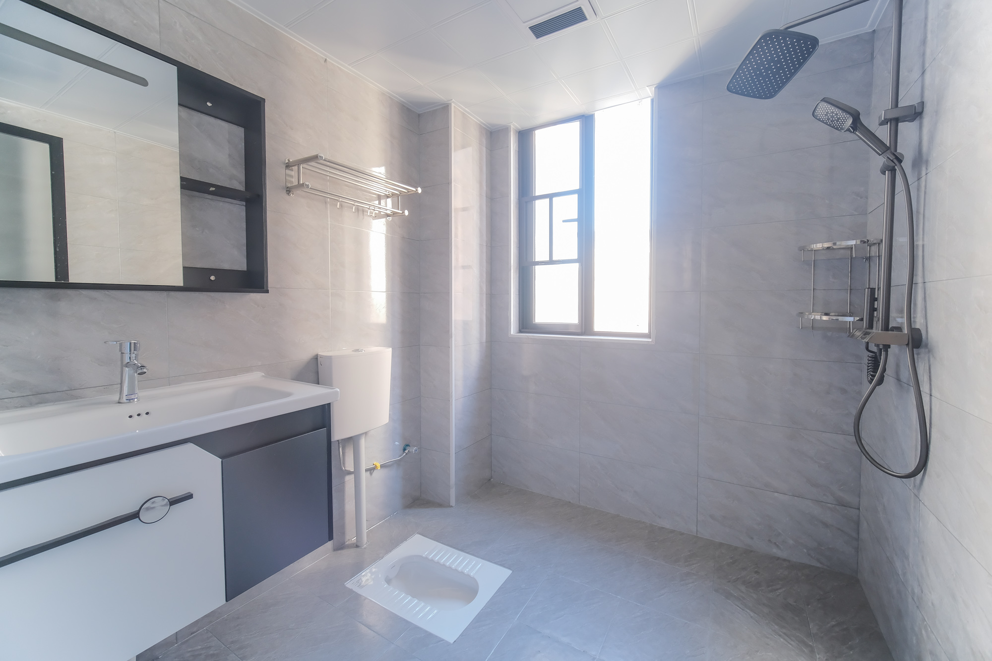 星雅美辰  4室2厅2卫    125.0万 星雅美辰  4室2厅2卫    125.0万卫生间