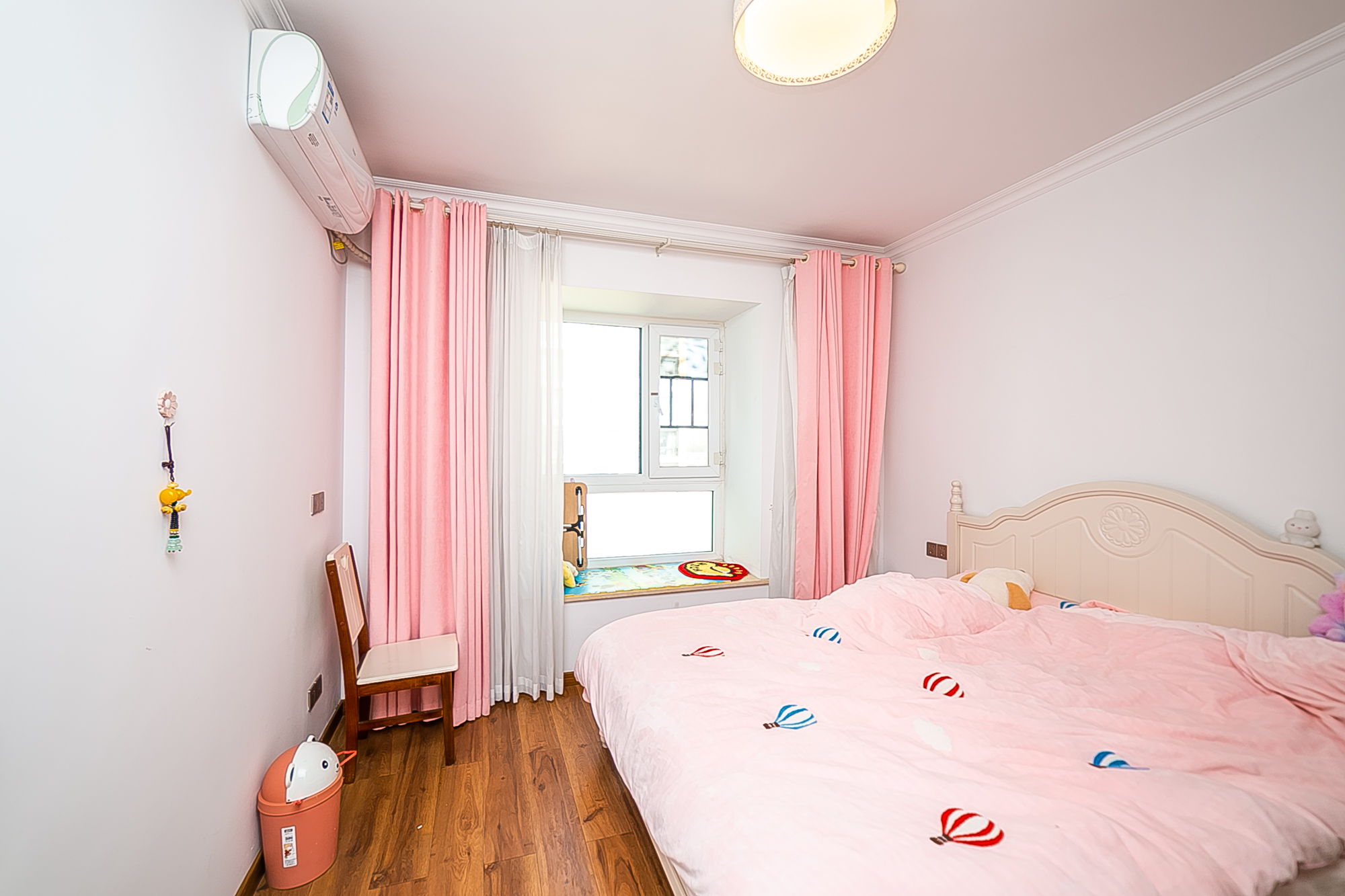 剑桥名门  3室2厅2卫    106.0万 剑桥名门  3室2厅2卫    106.0万卧室