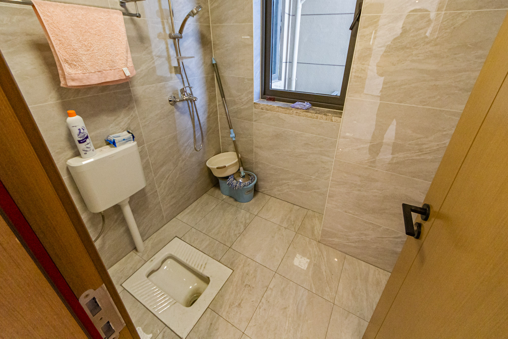 长房雍景湾  3室2厅2卫    130.0万 长房雍景湾  3室2厅2卫    130.0万卫生间